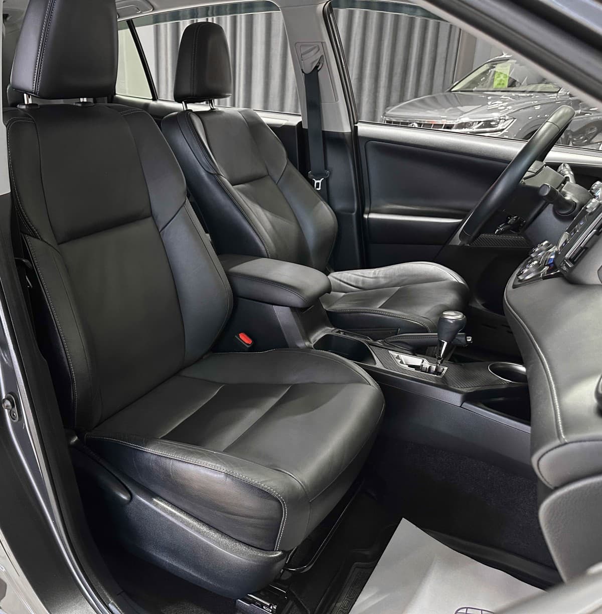 Toyota RAV4 - фото 15
