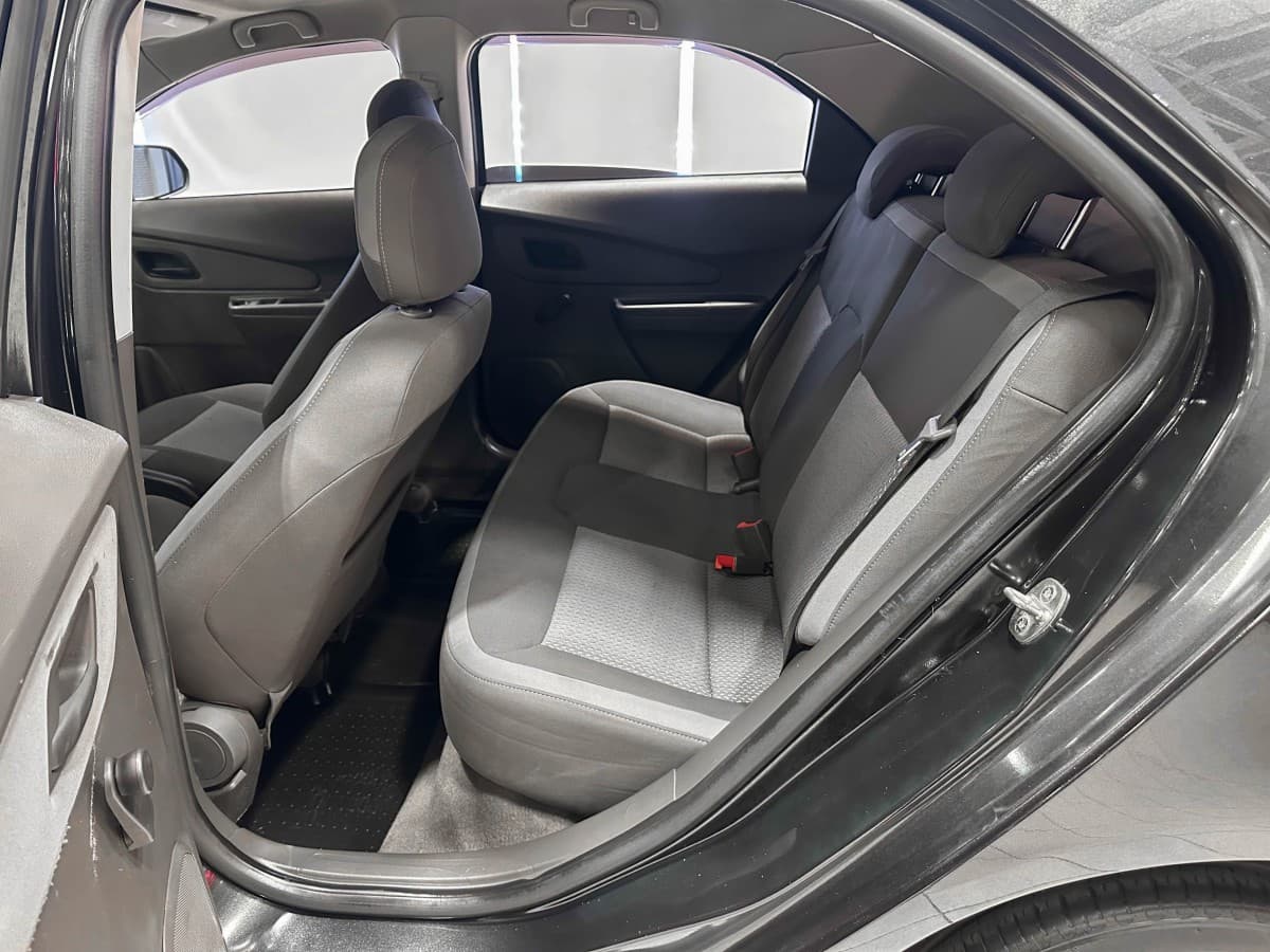 Chevrolet Cobalt - фото 12
