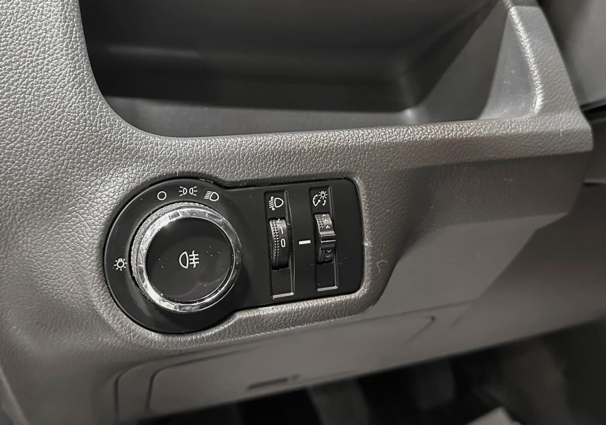 Chevrolet Cobalt - фото 16