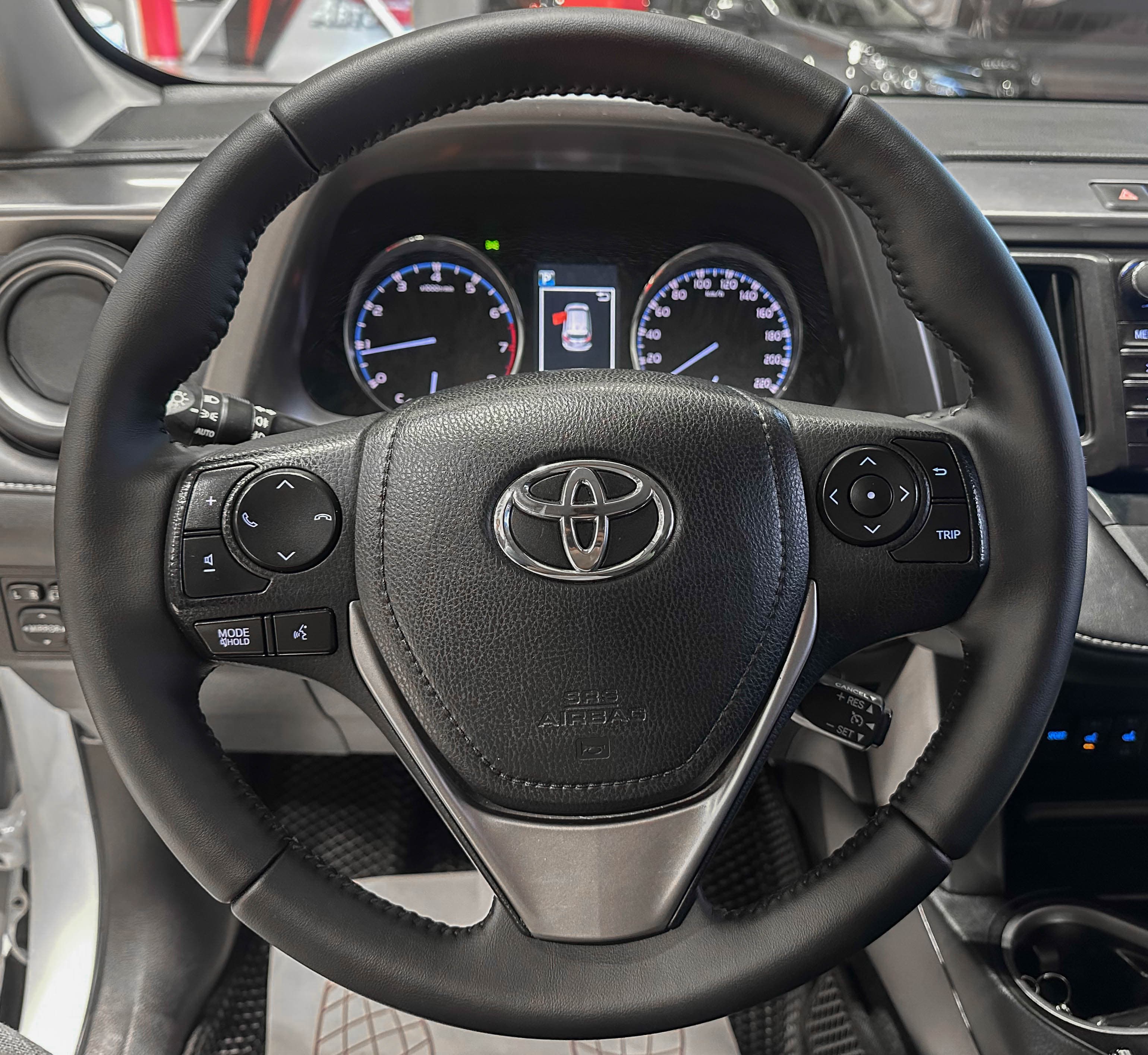 Toyota RAV4 - фото 26