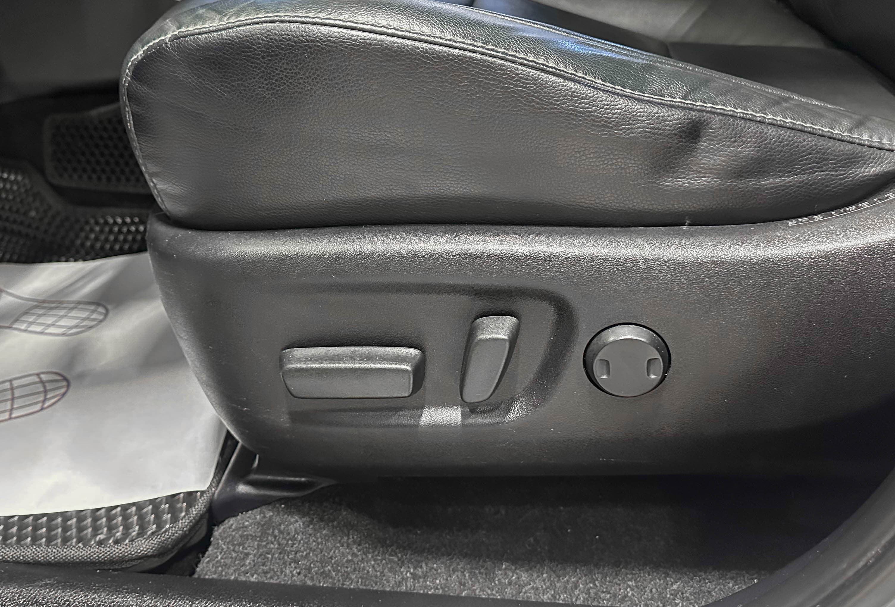 Toyota RAV4 - фото 25