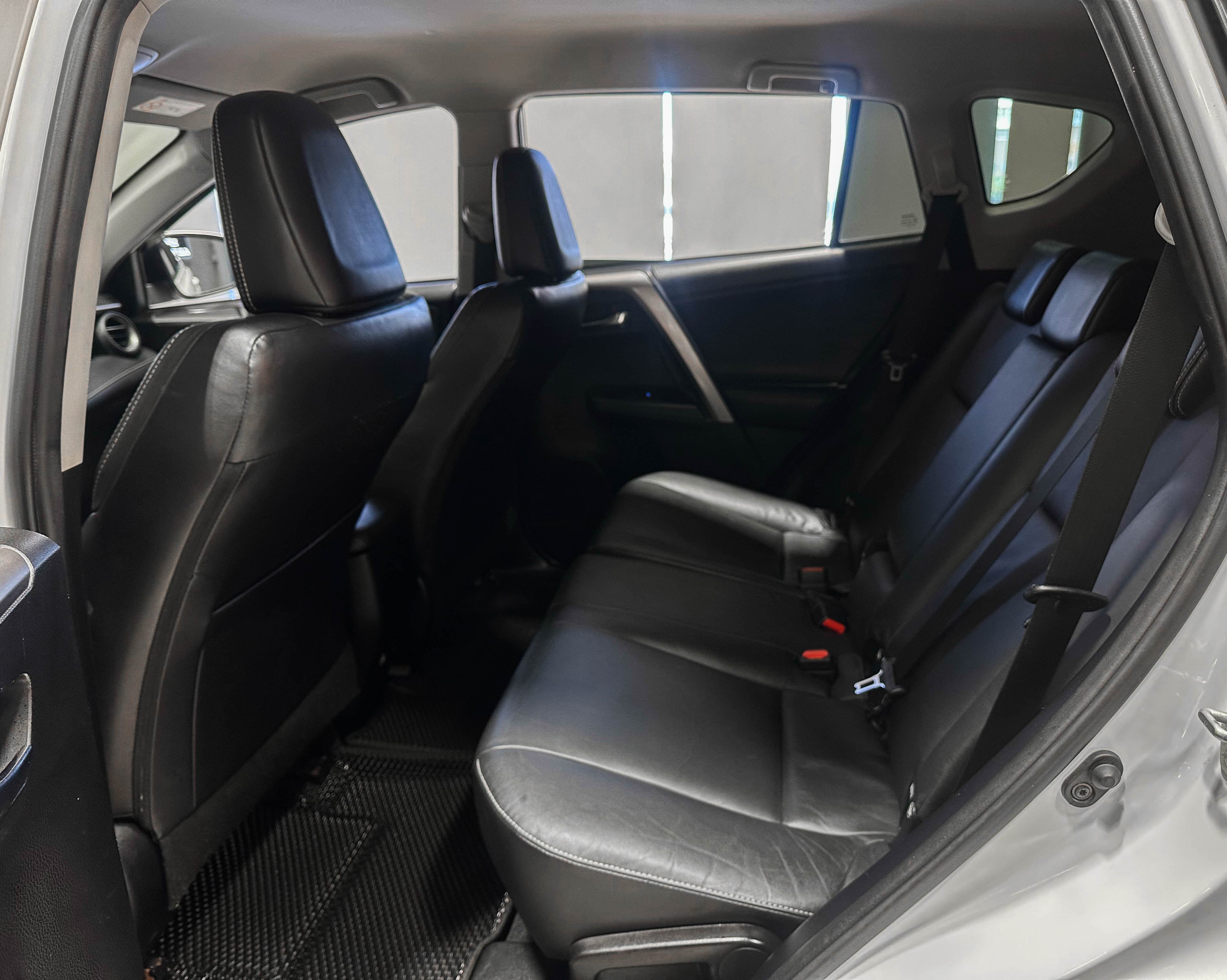 Toyota RAV4 - фото 12