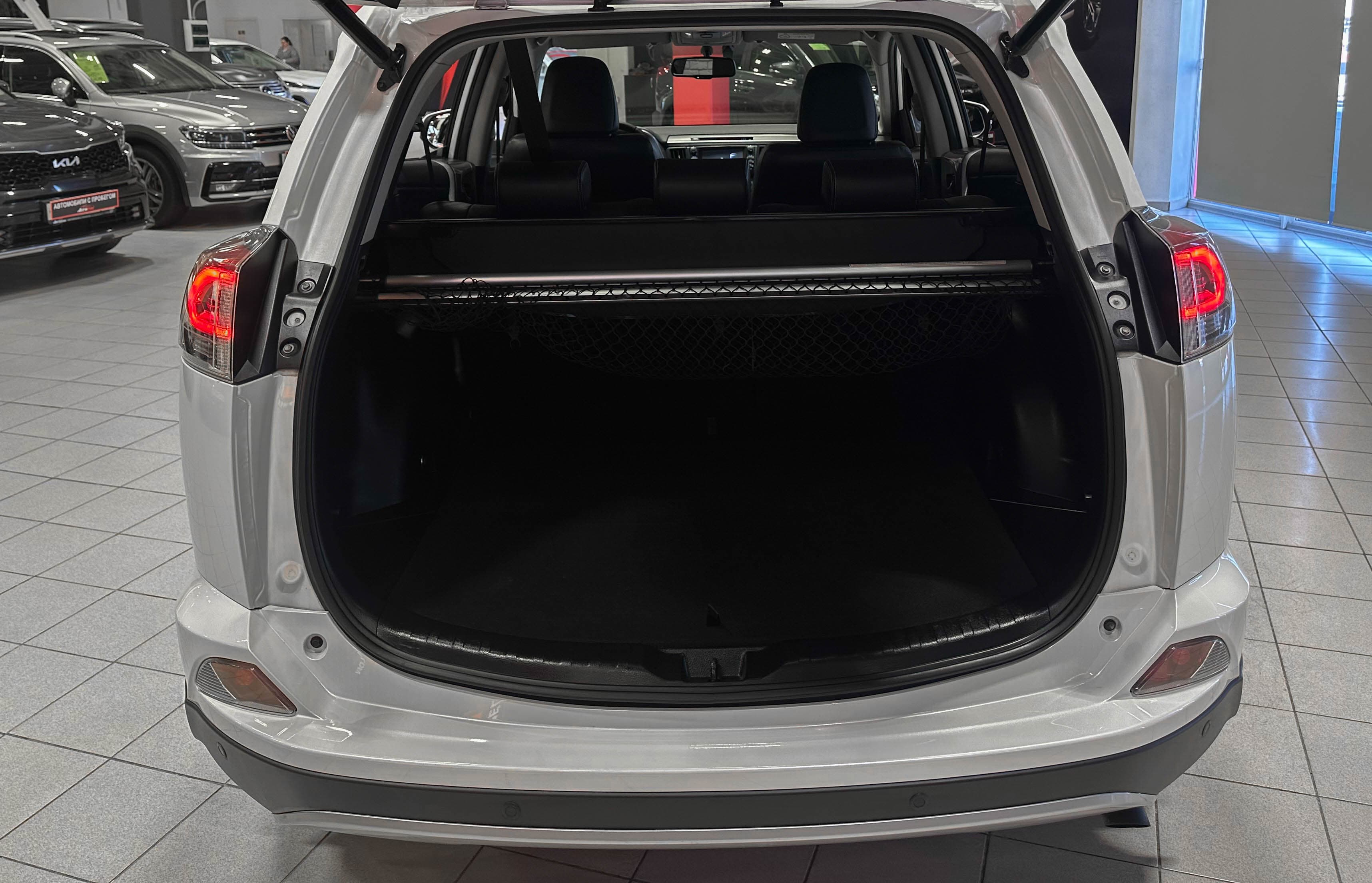 Toyota RAV4 - фото 13