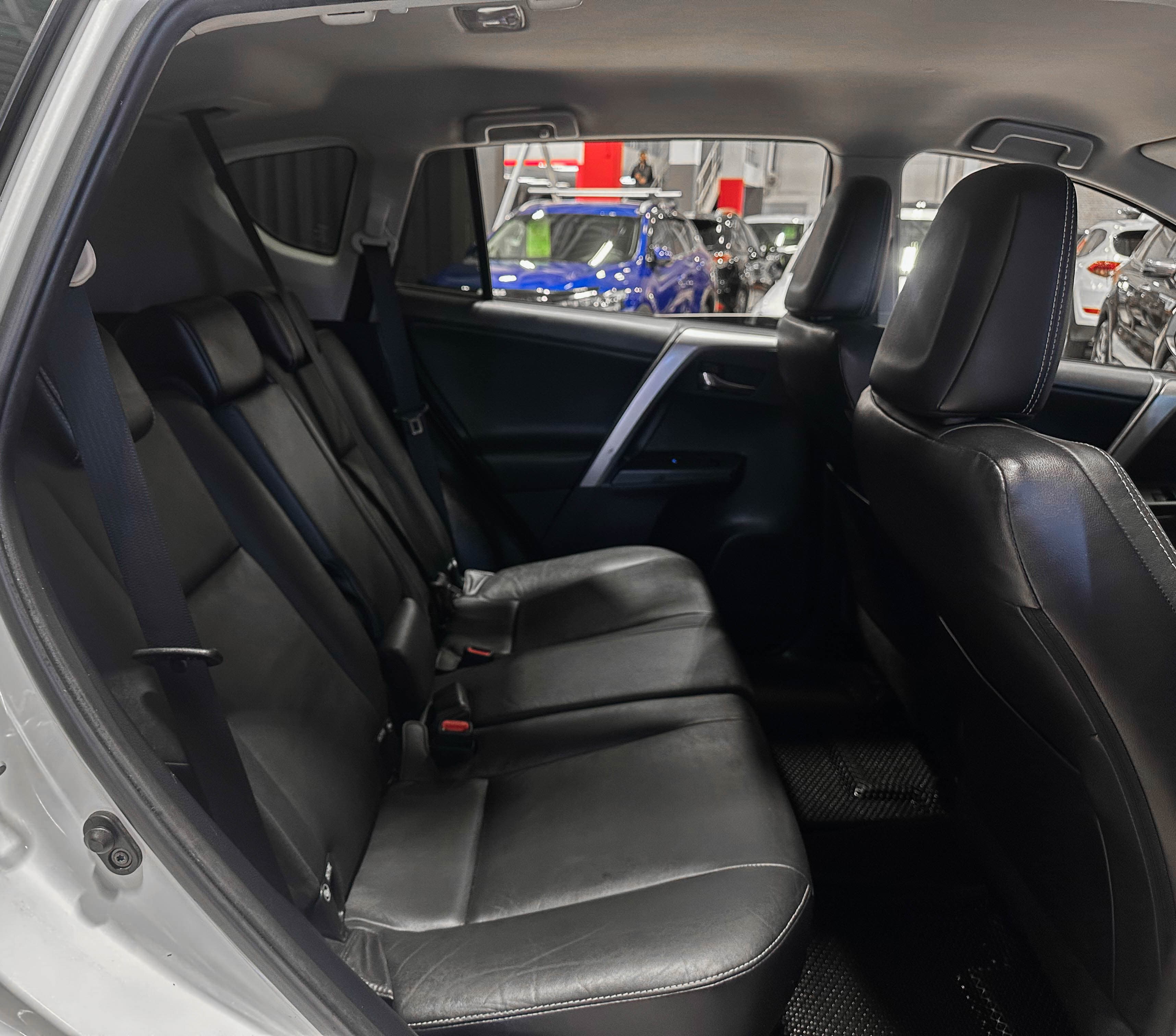 Toyota RAV4 - фото 14