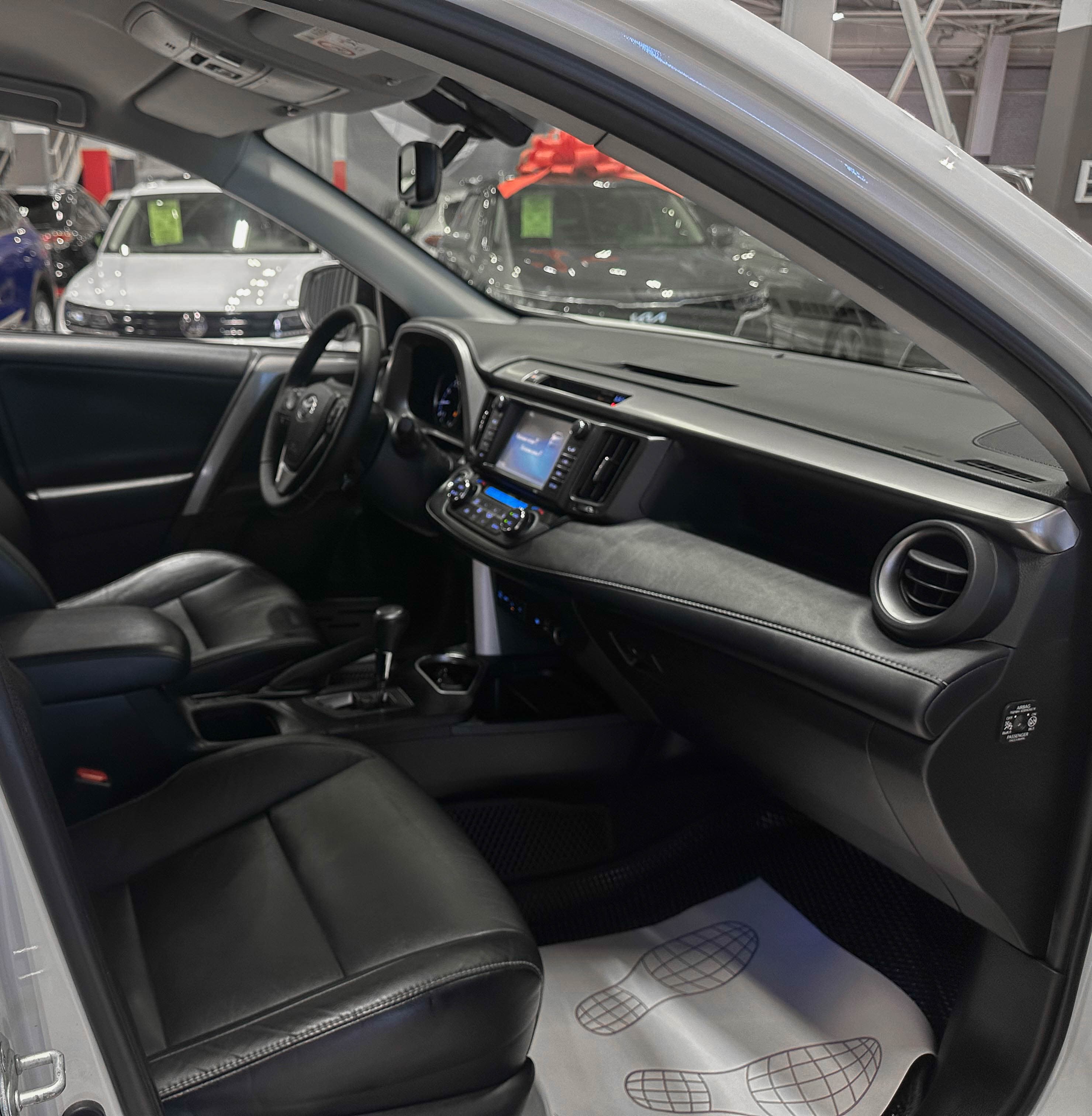 Toyota RAV4 - фото 16