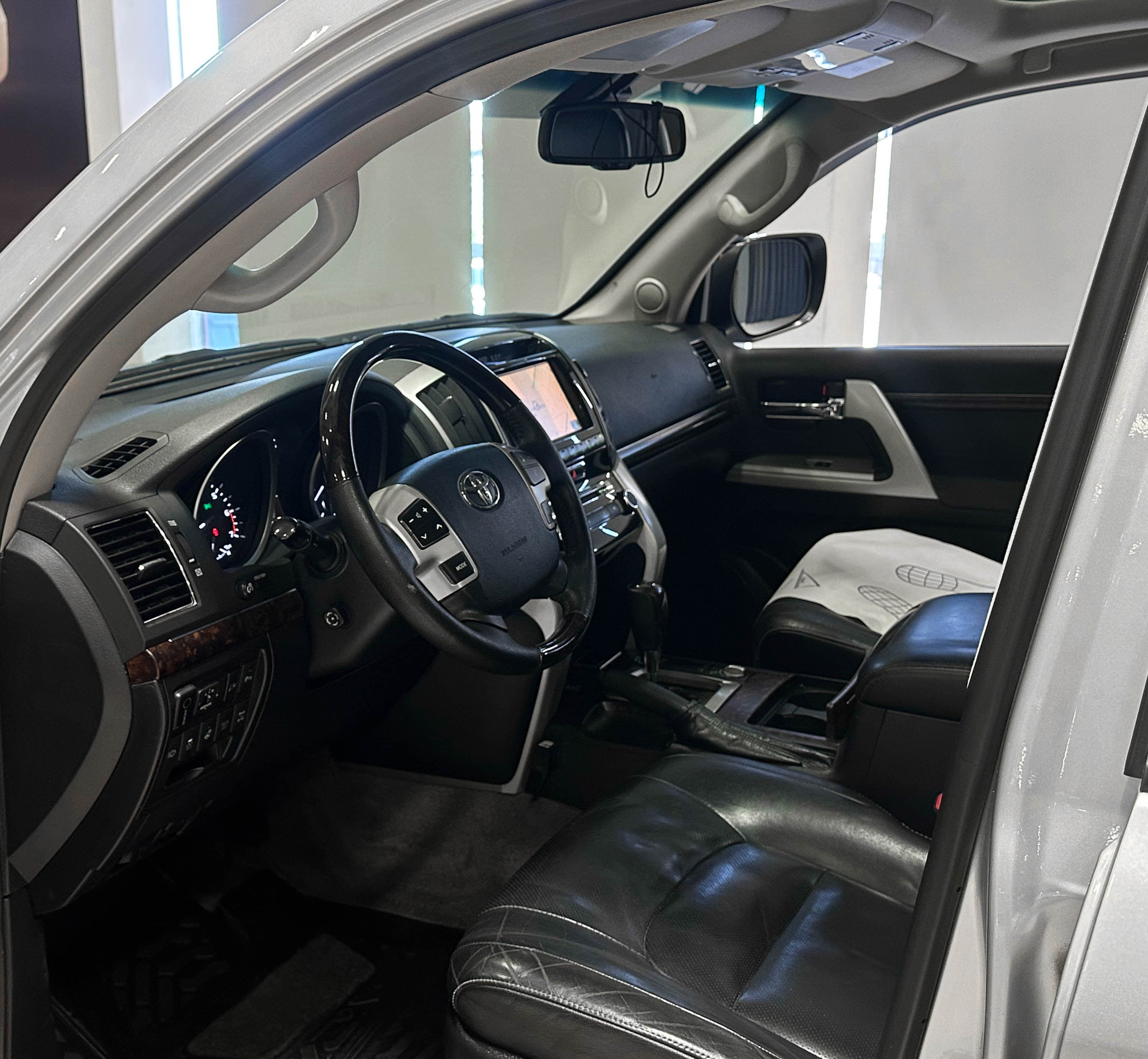 Toyota Land Cruiser - фото 9