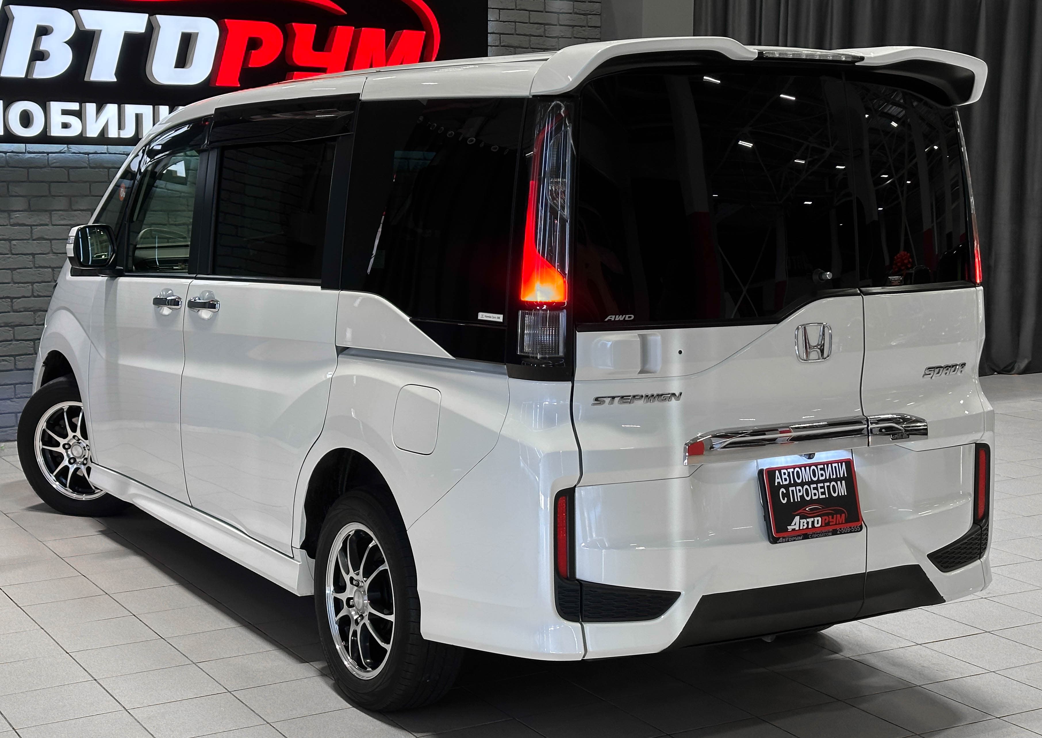 Honda Stepwgn SPADA - фото 9