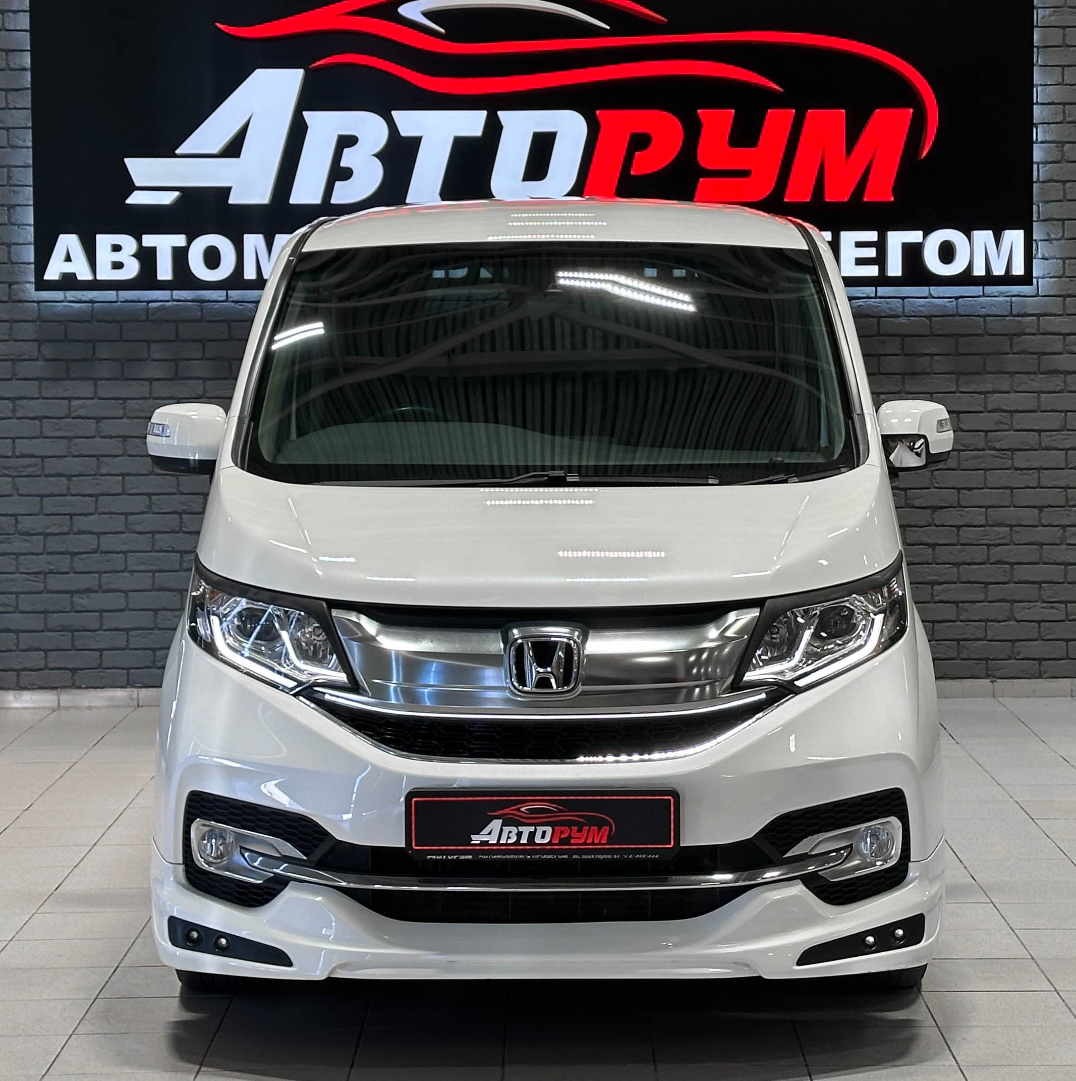 Honda Stepwgn SPADA - 3