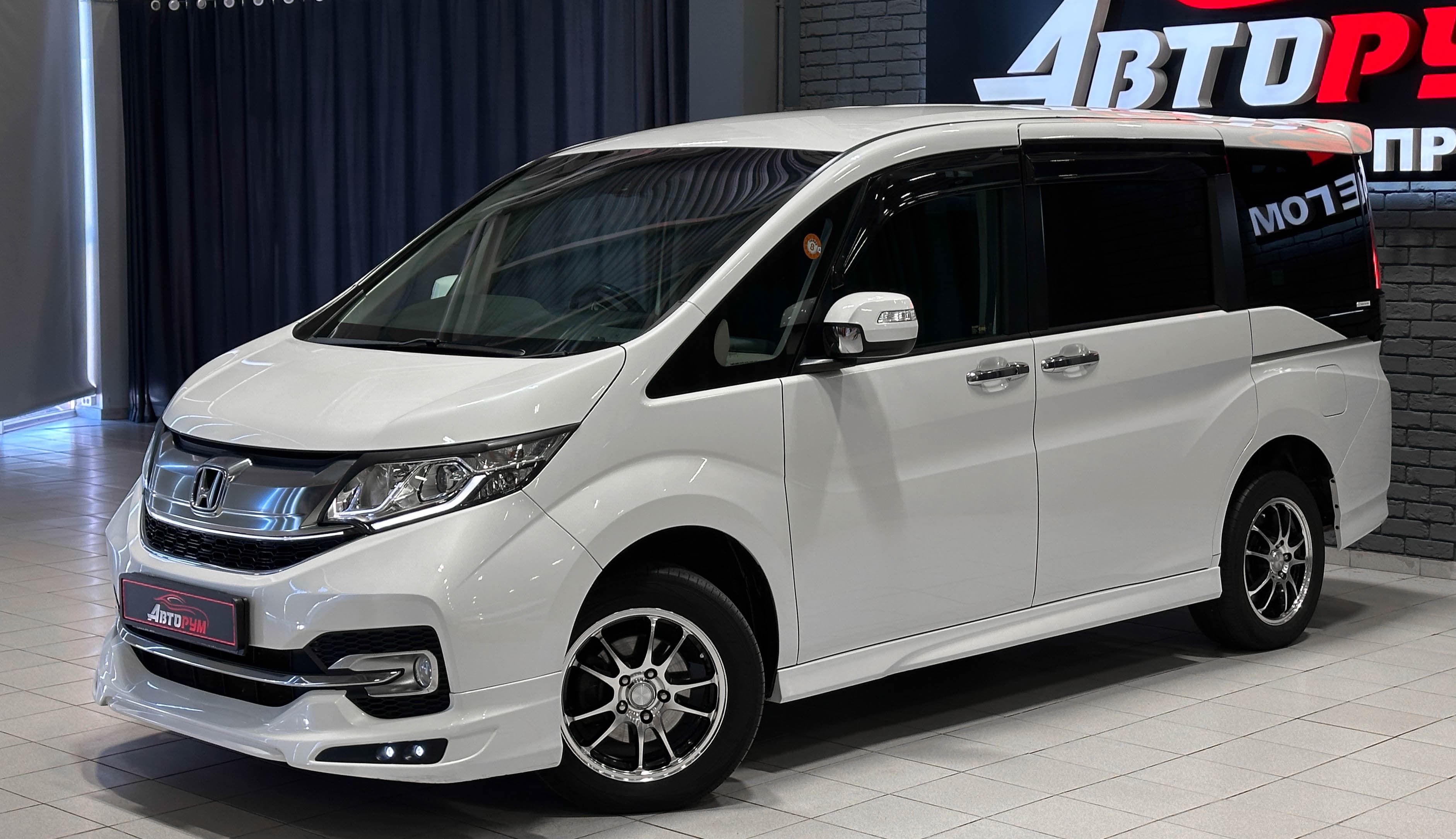 Honda Stepwgn SPADA - 2