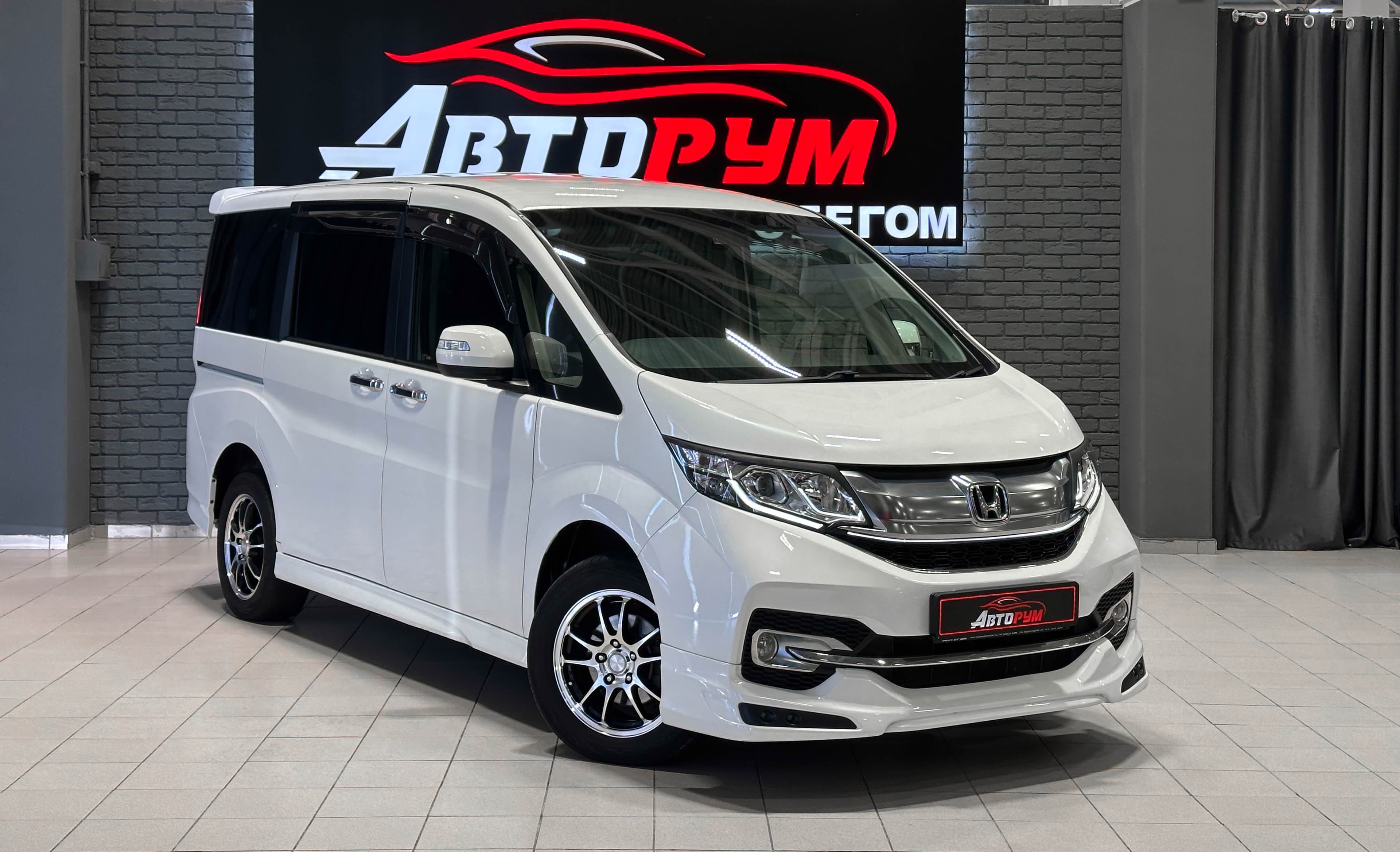 Honda Stepwgn SPADA - 1