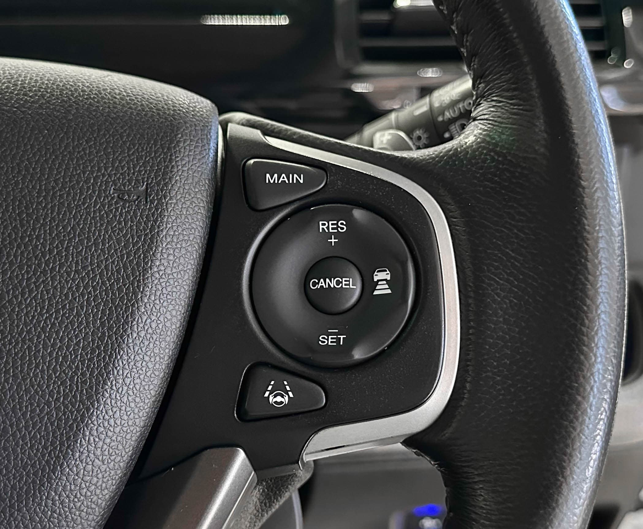 Honda Stepwgn SPADA - фото 22