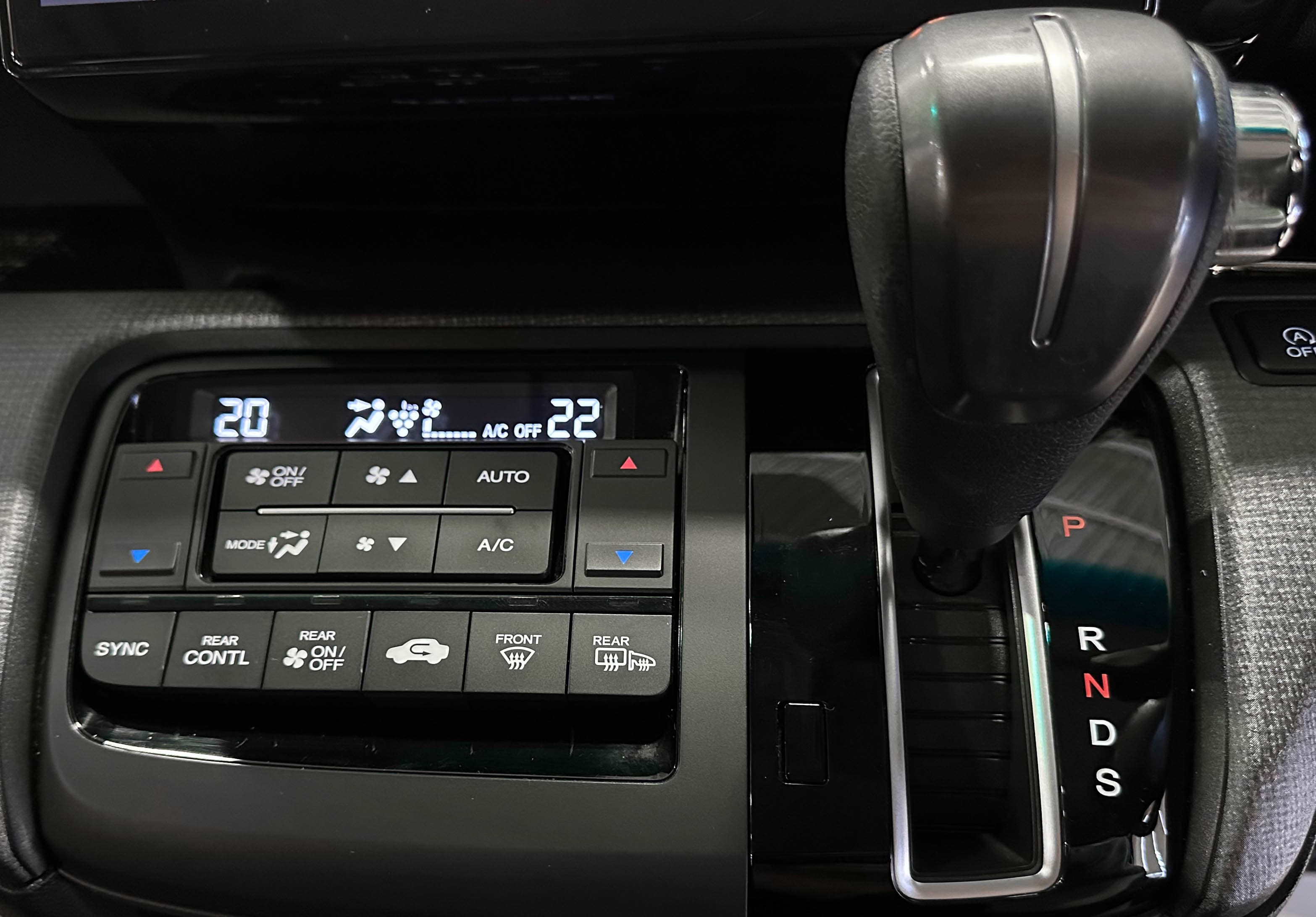 Honda Stepwgn SPADA - фото 27