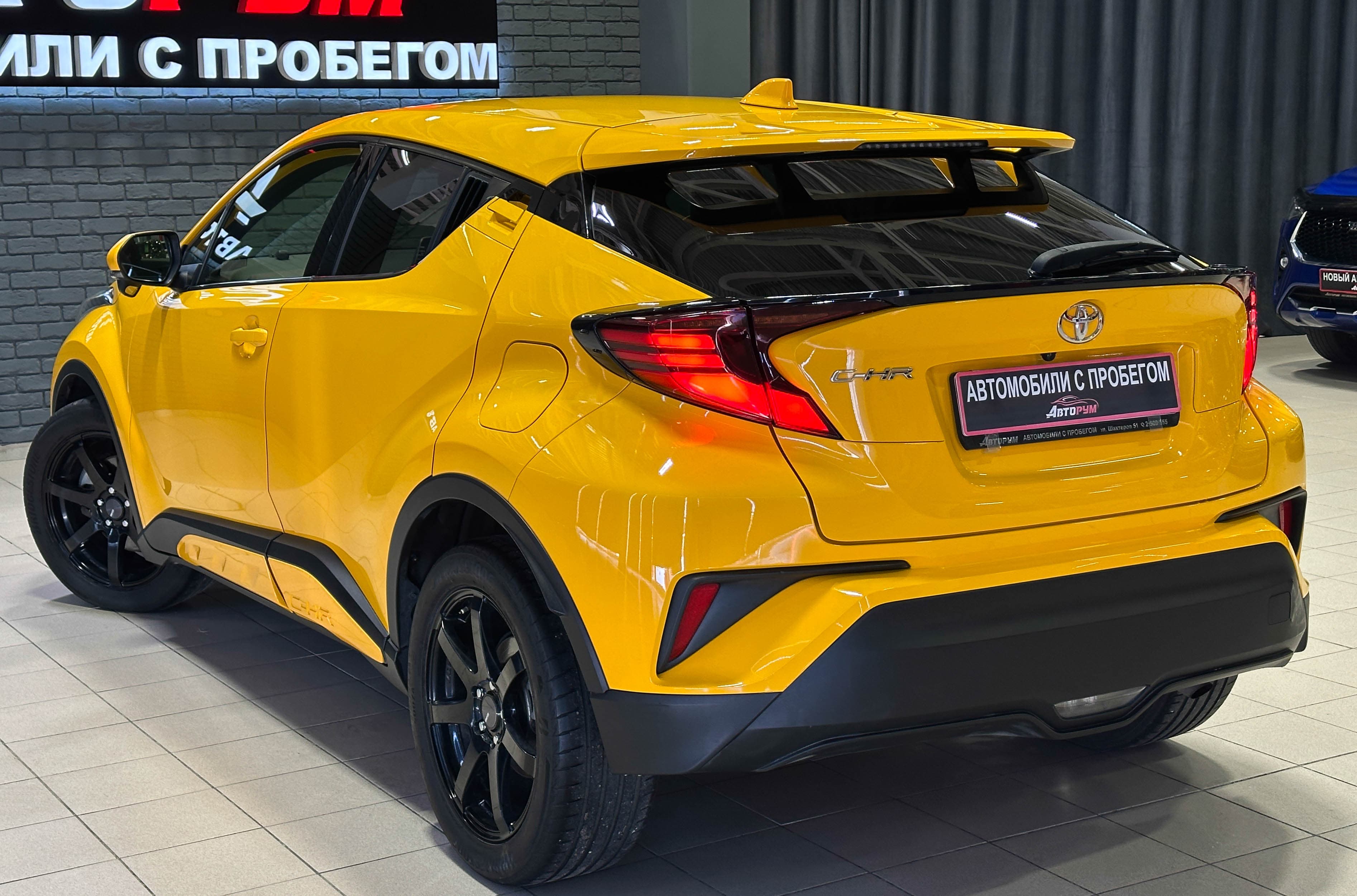 Toyota C-HR - фото 9