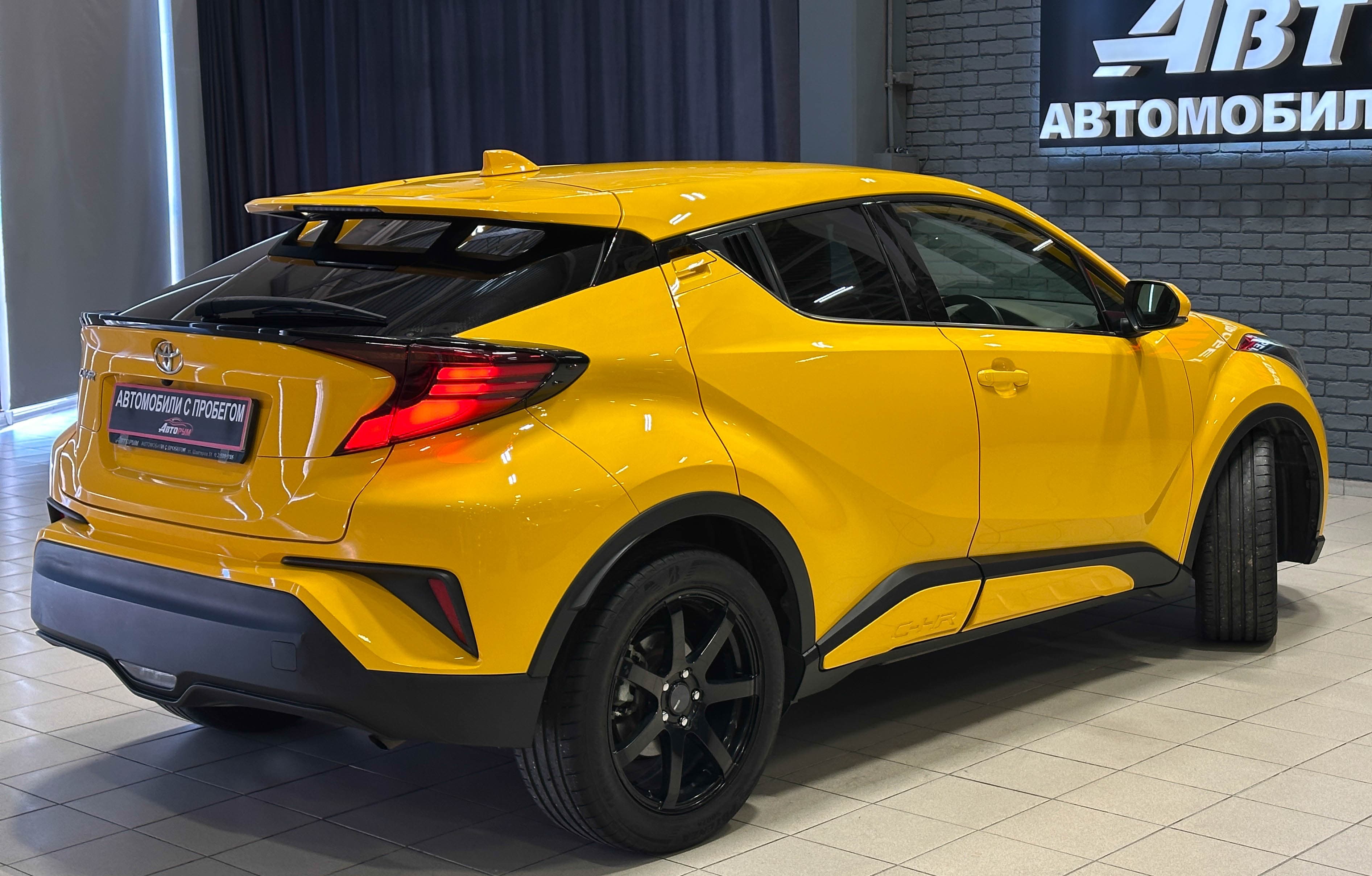 Toyota C-HR - фото 6