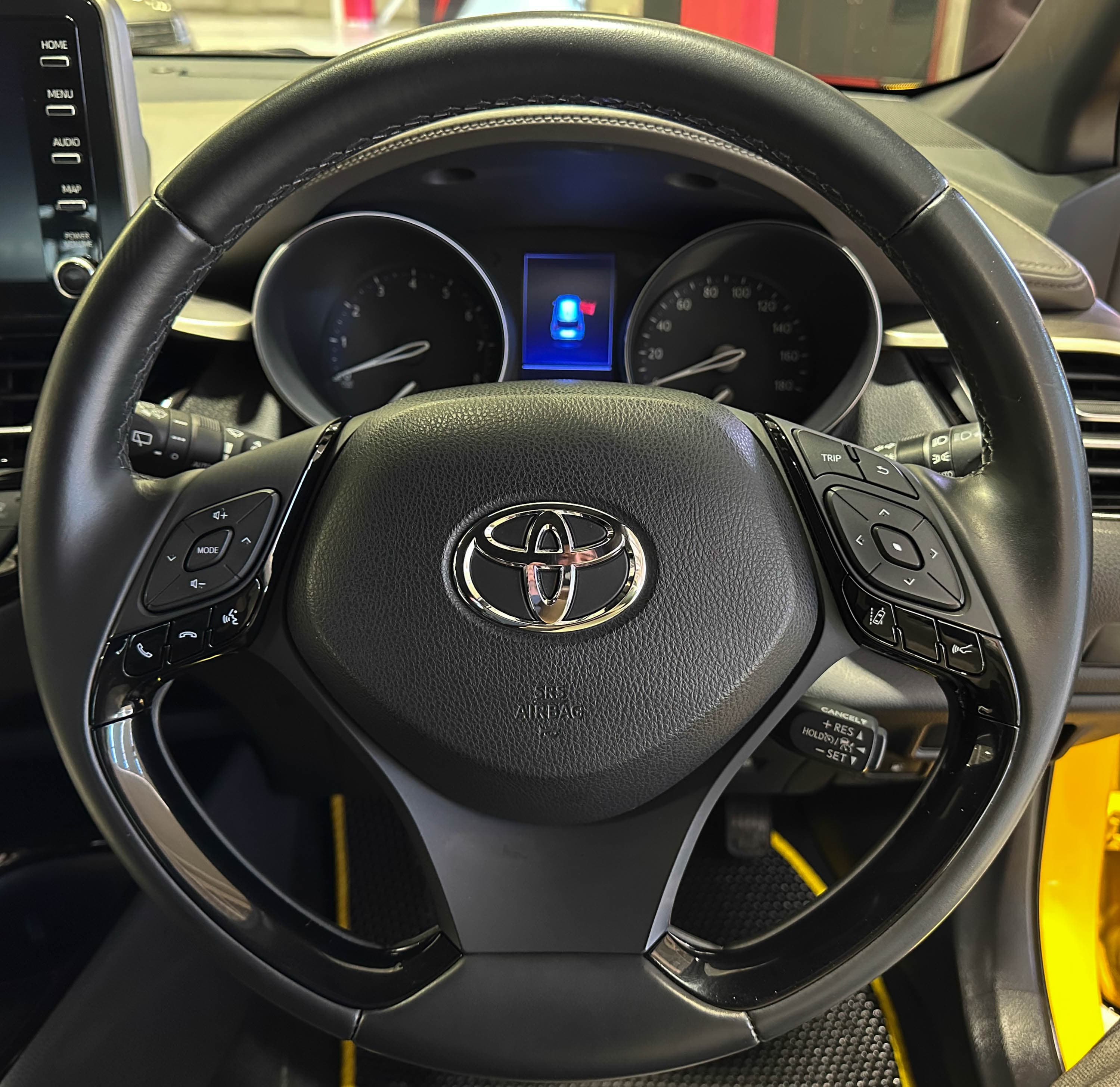 Toyota C-HR - фото 24