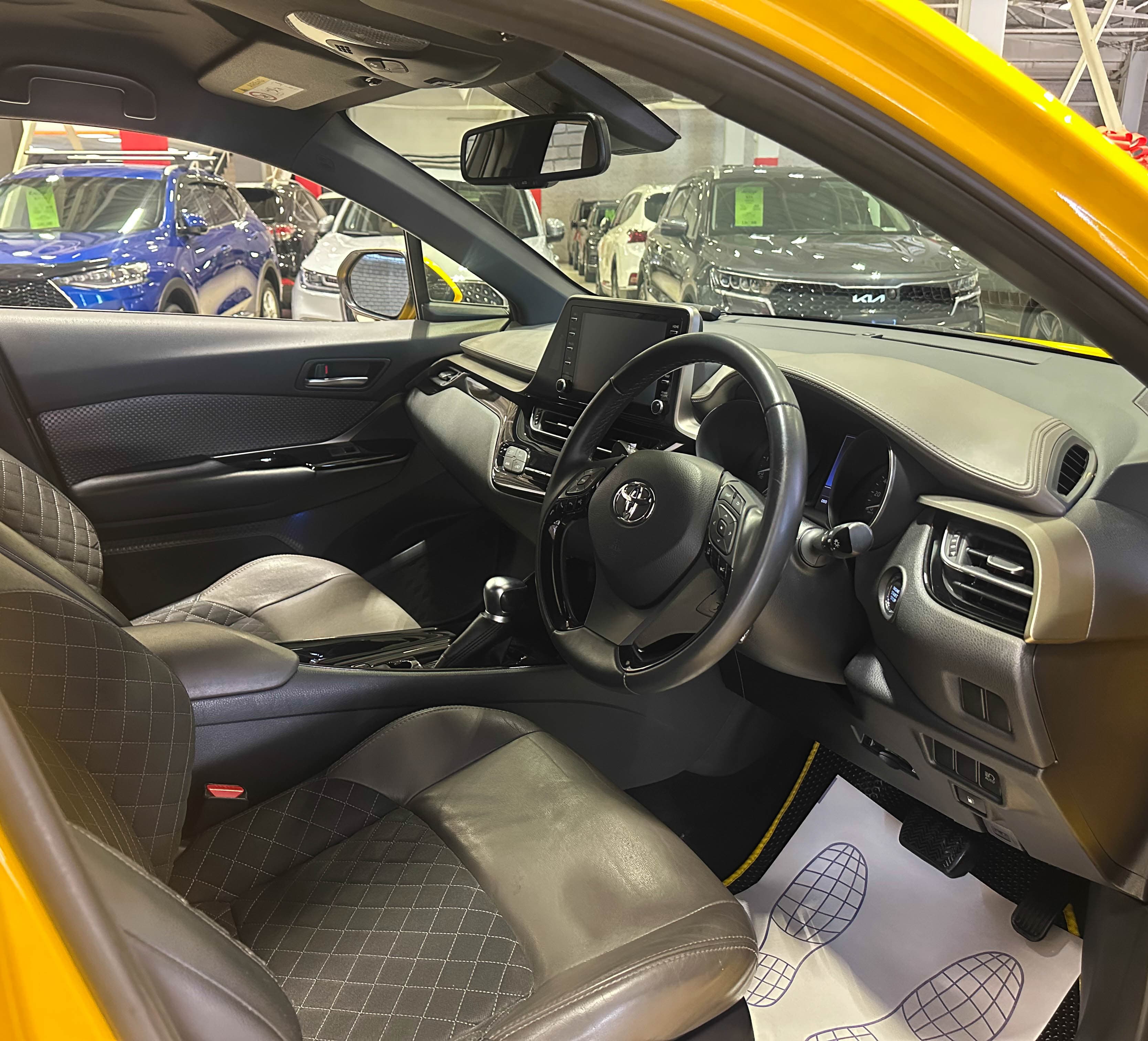 Toyota C-HR - фото 10
