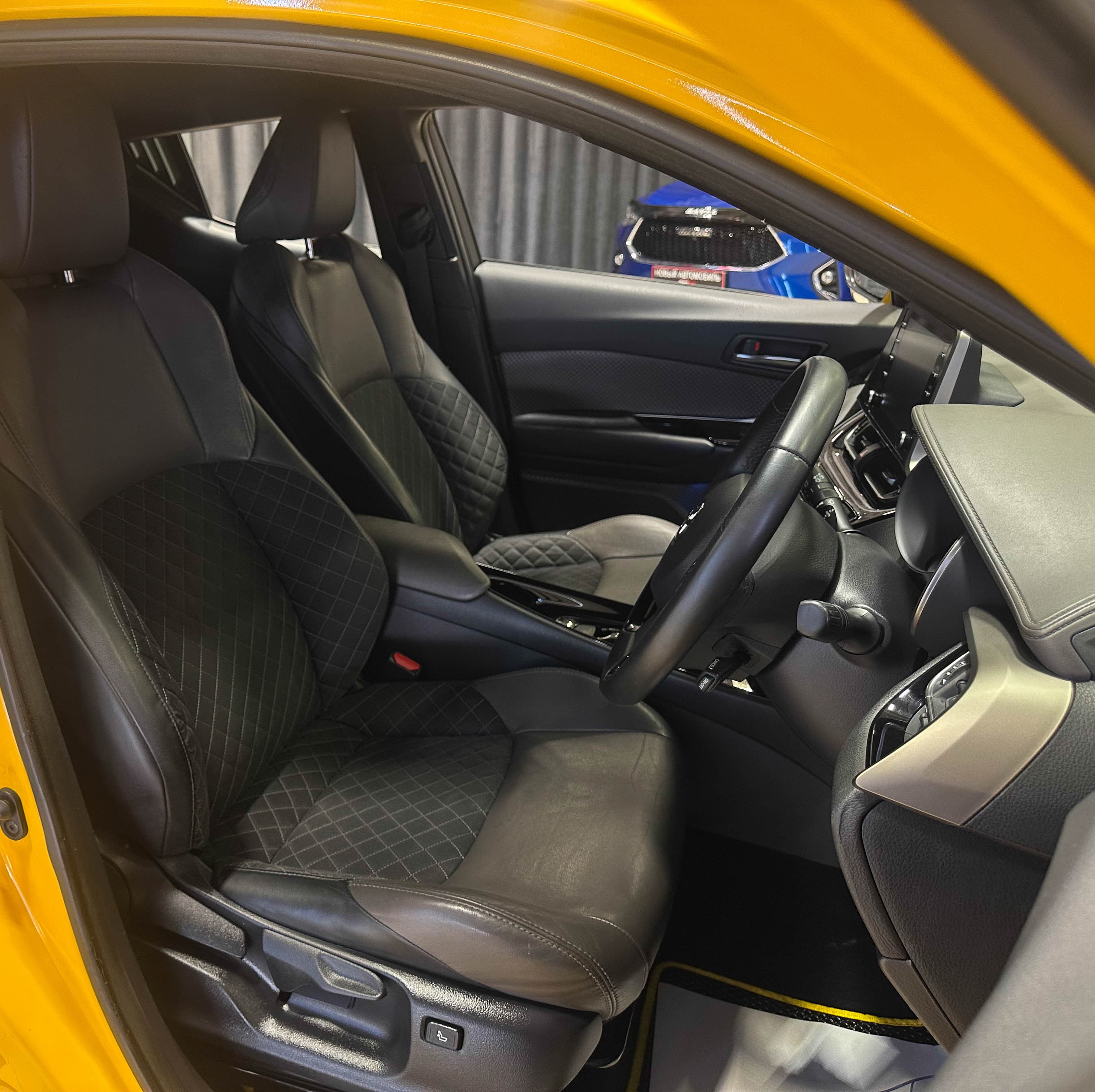 Toyota C-HR - фото 11