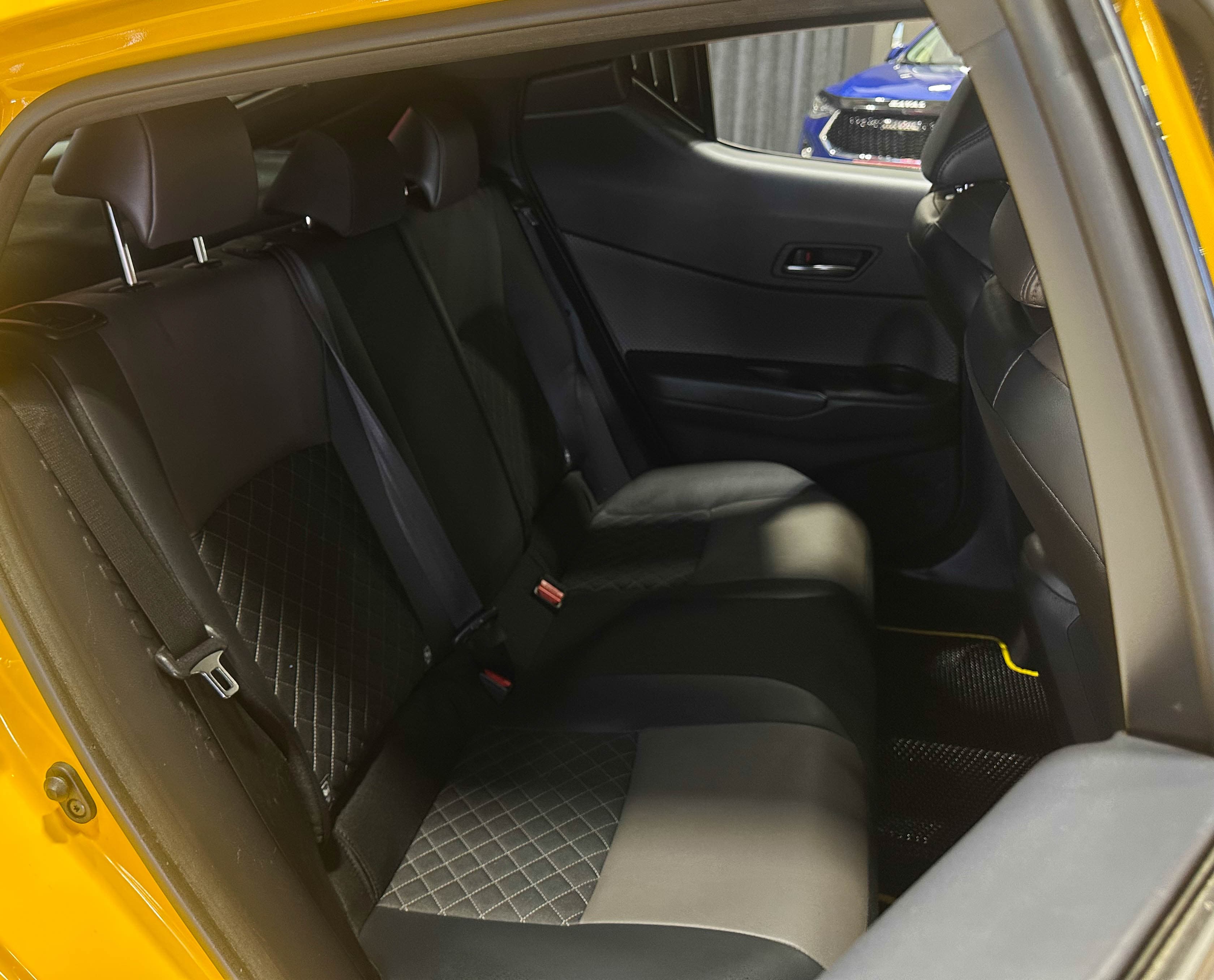 Toyota C-HR - фото 12