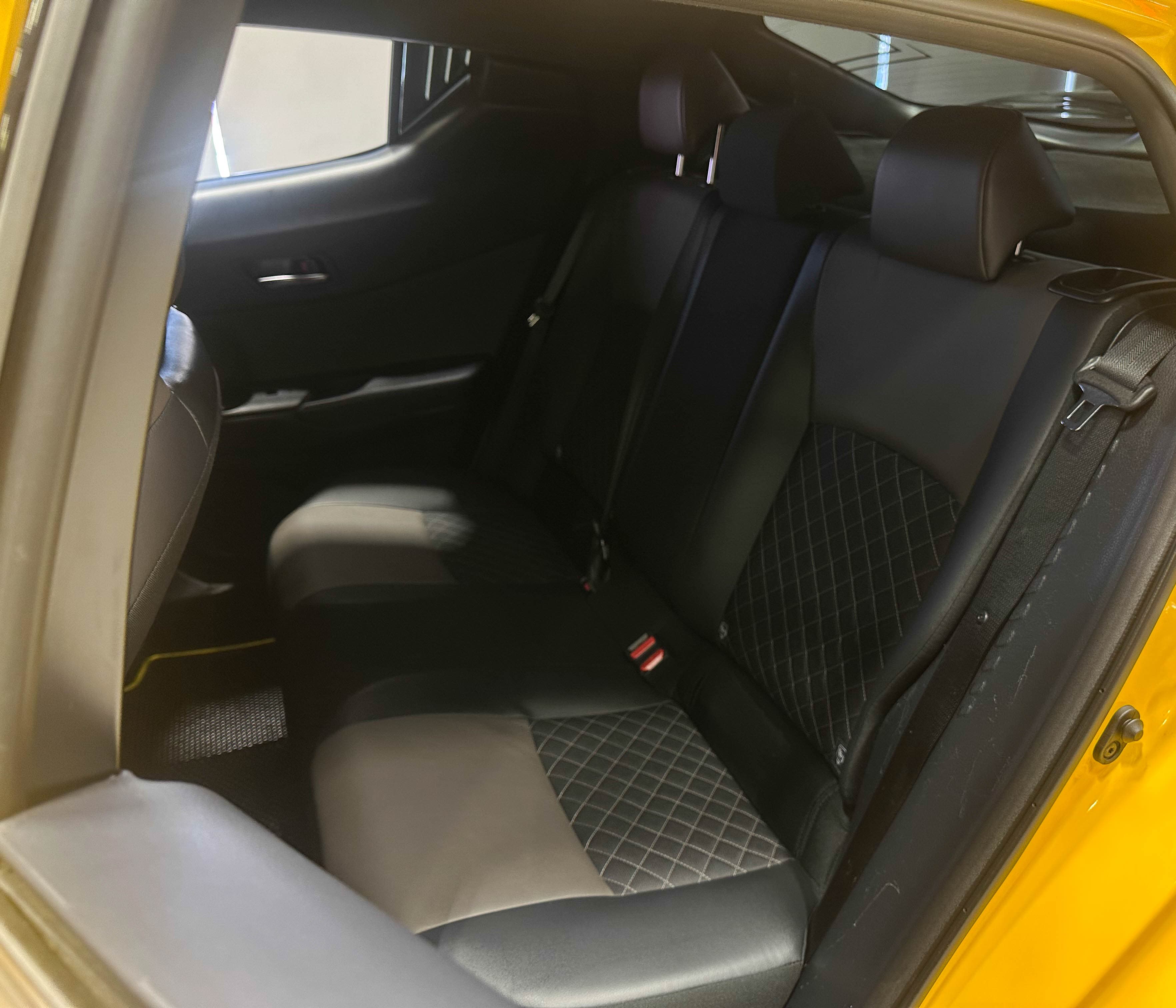 Toyota C-HR - фото 14