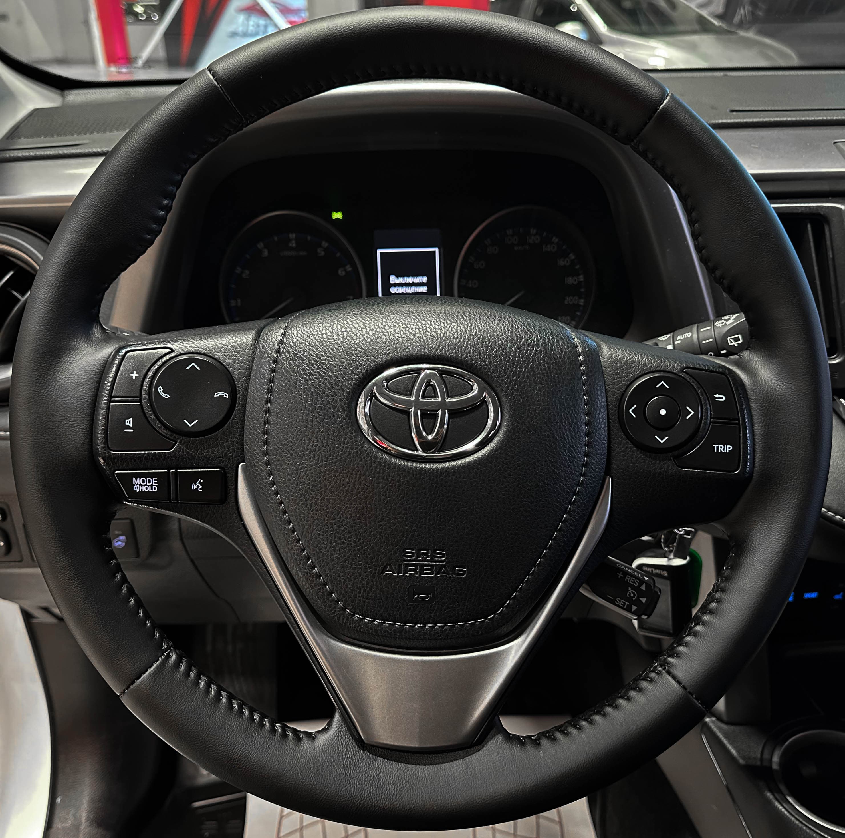 Toyota RAV4 - фото 26
