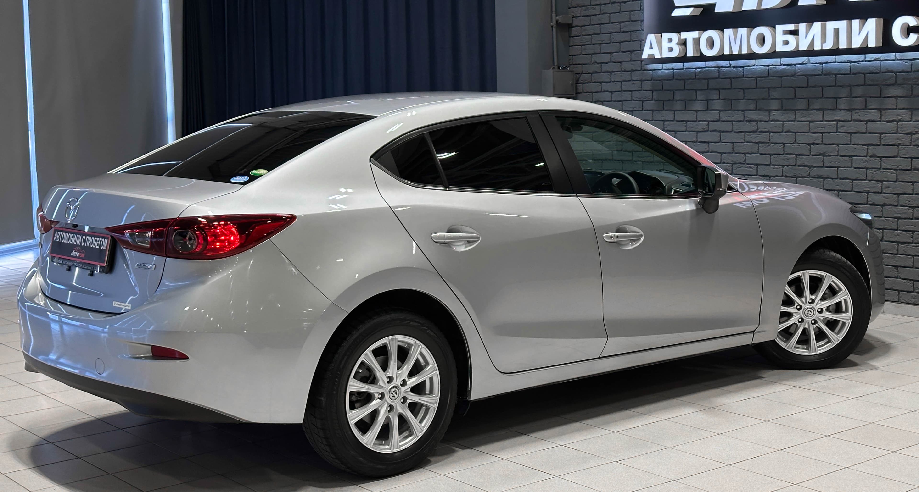 Mazda Axela - фото 6