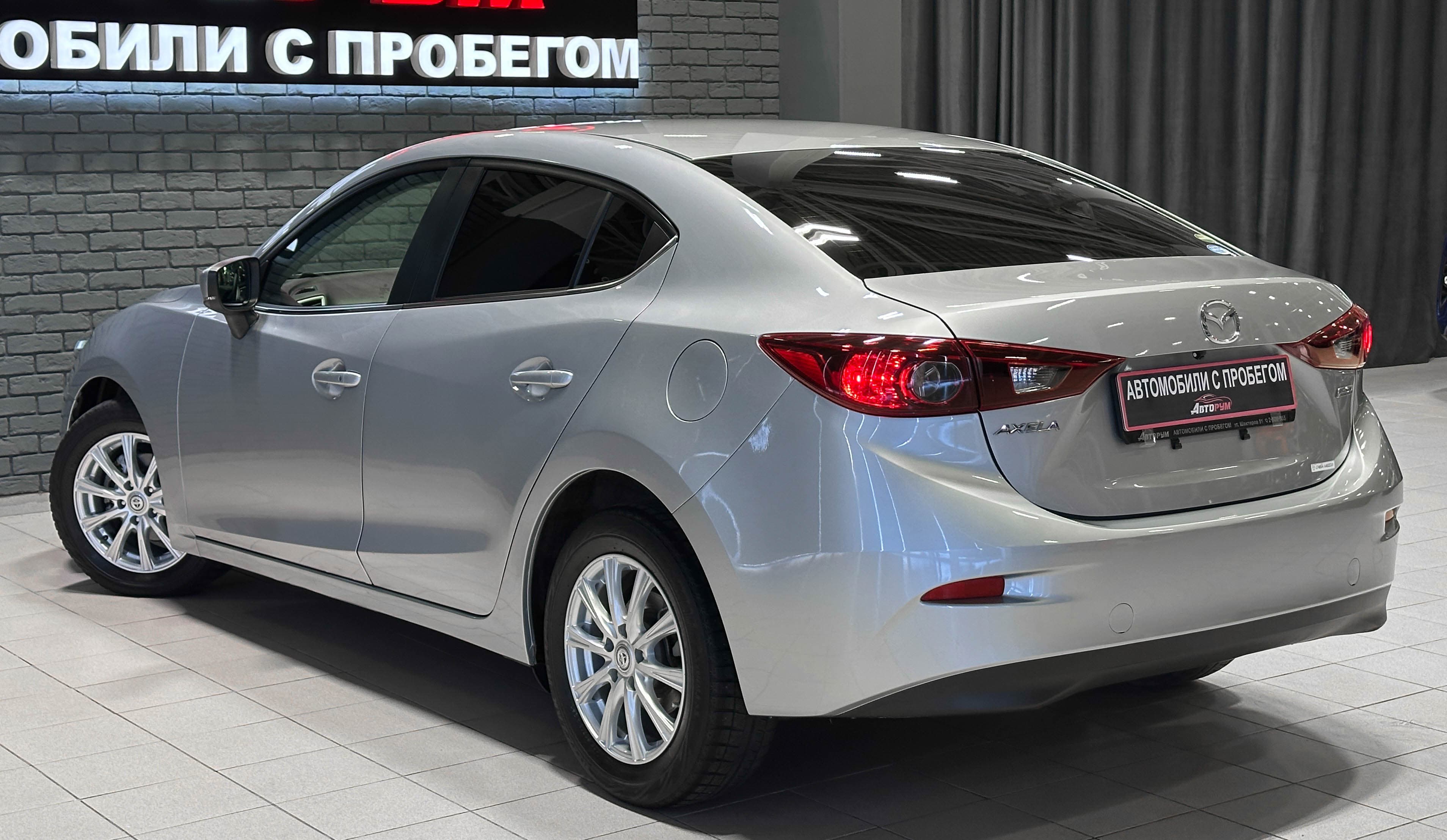 Mazda Axela - фото 9