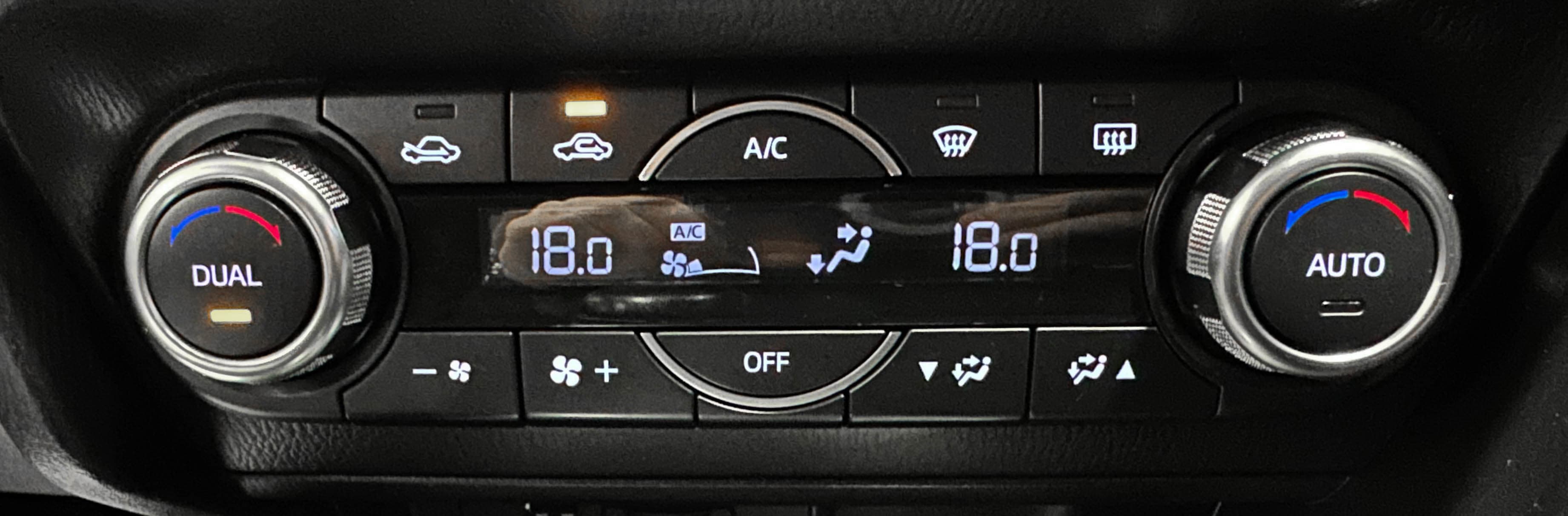 Mazda Axela - фото 21