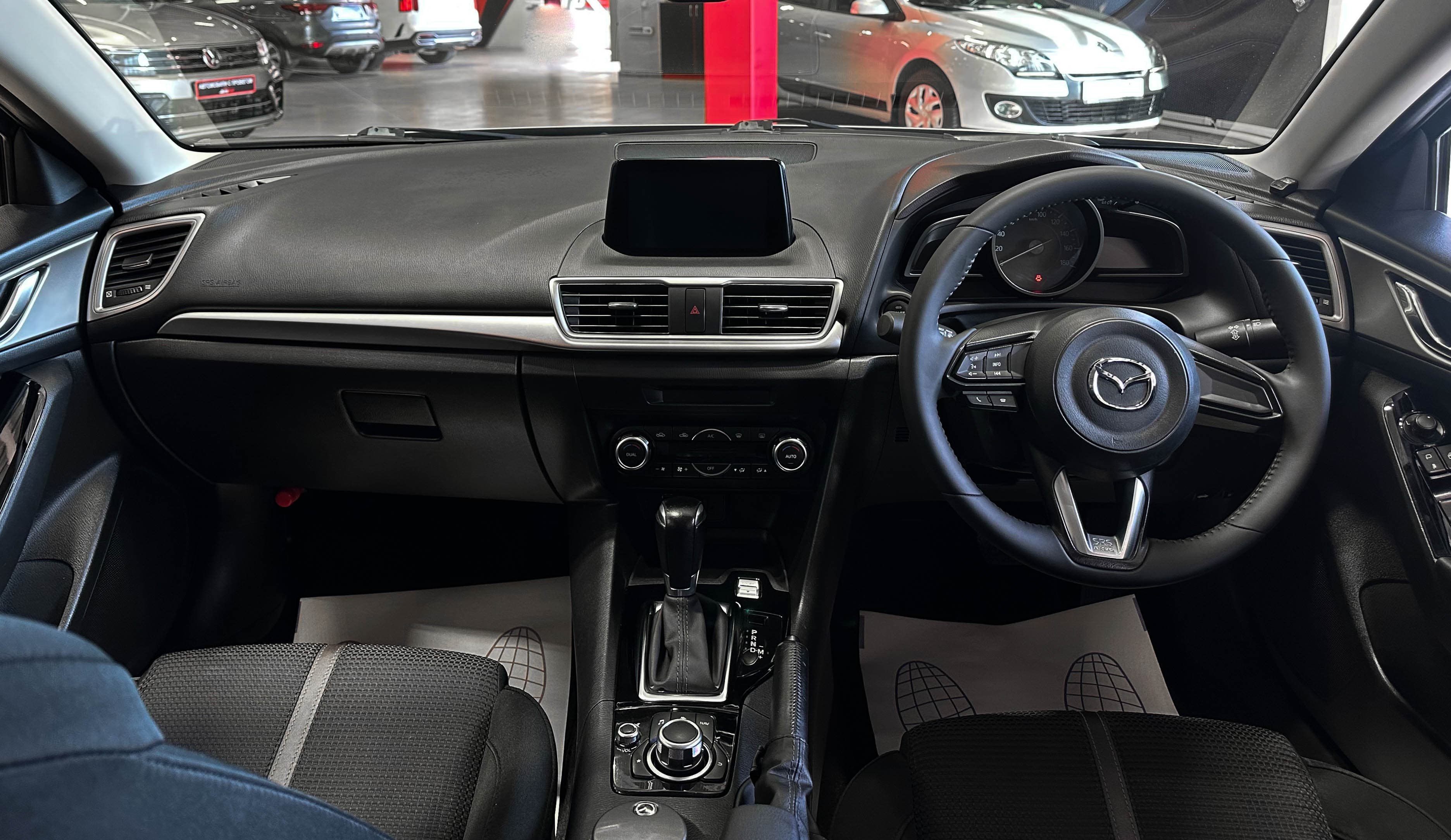 Mazda Axela - фото 25