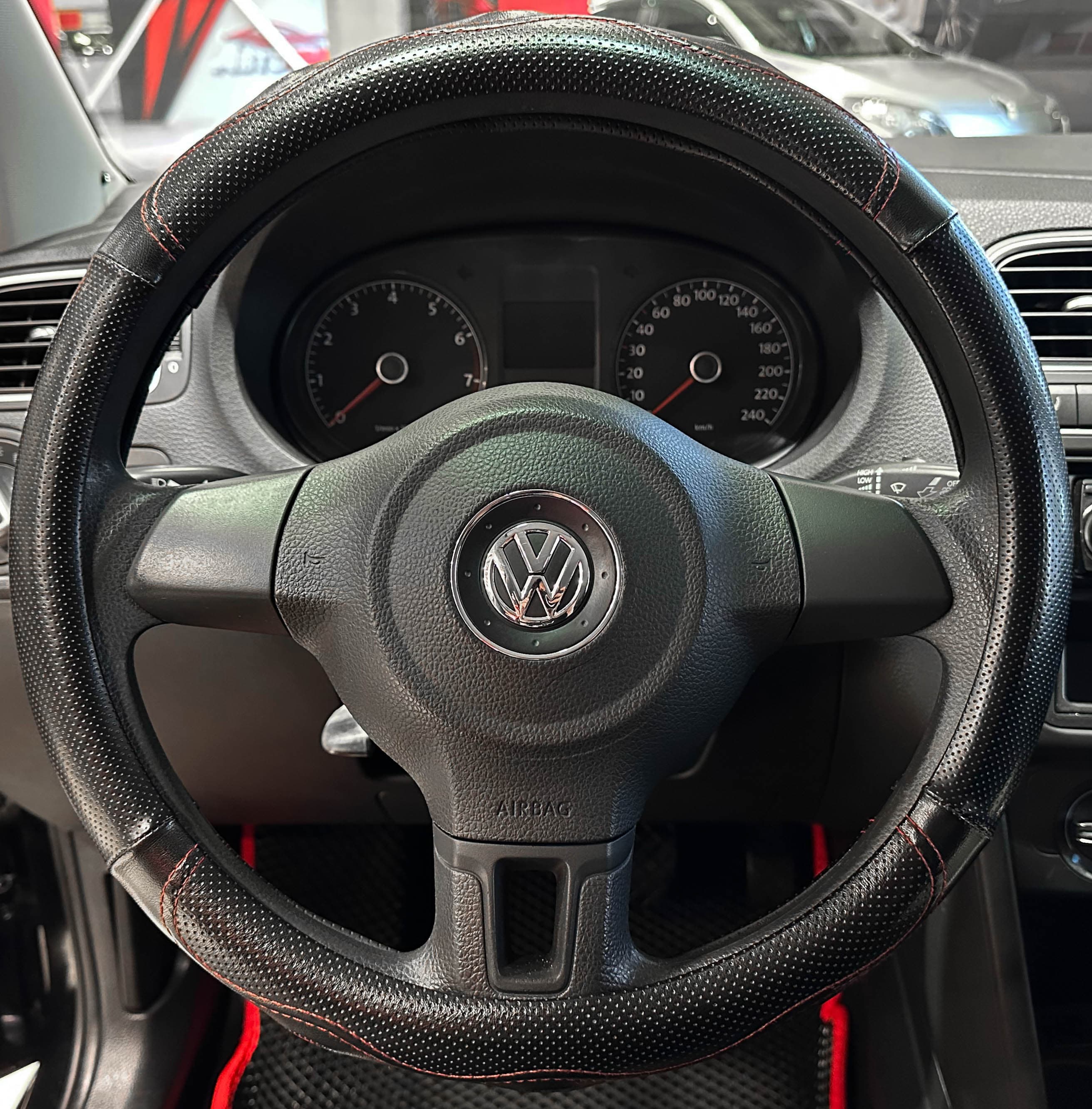 Volkswagen Polo - фото 21
