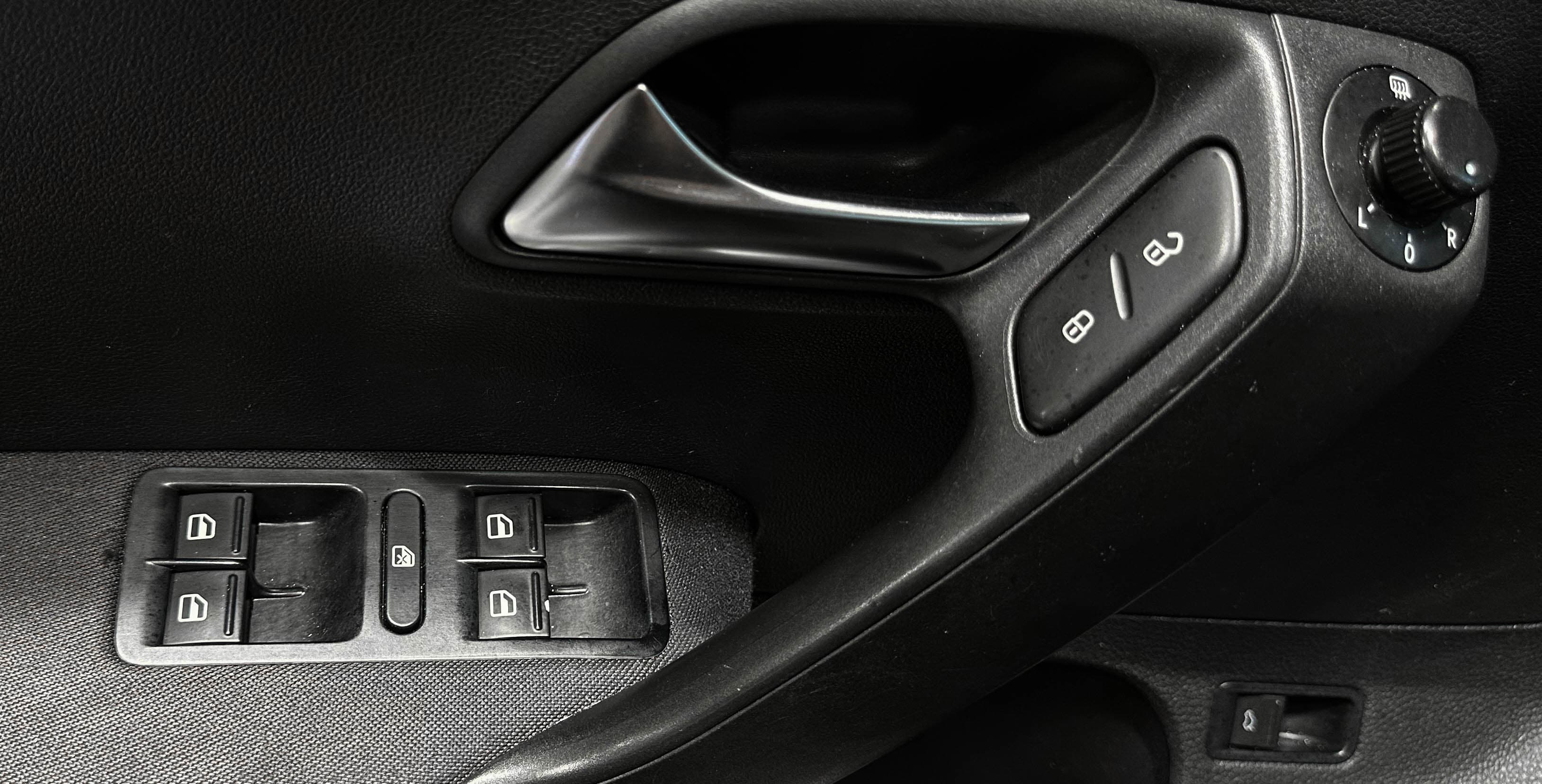 Volkswagen Polo - фото 16