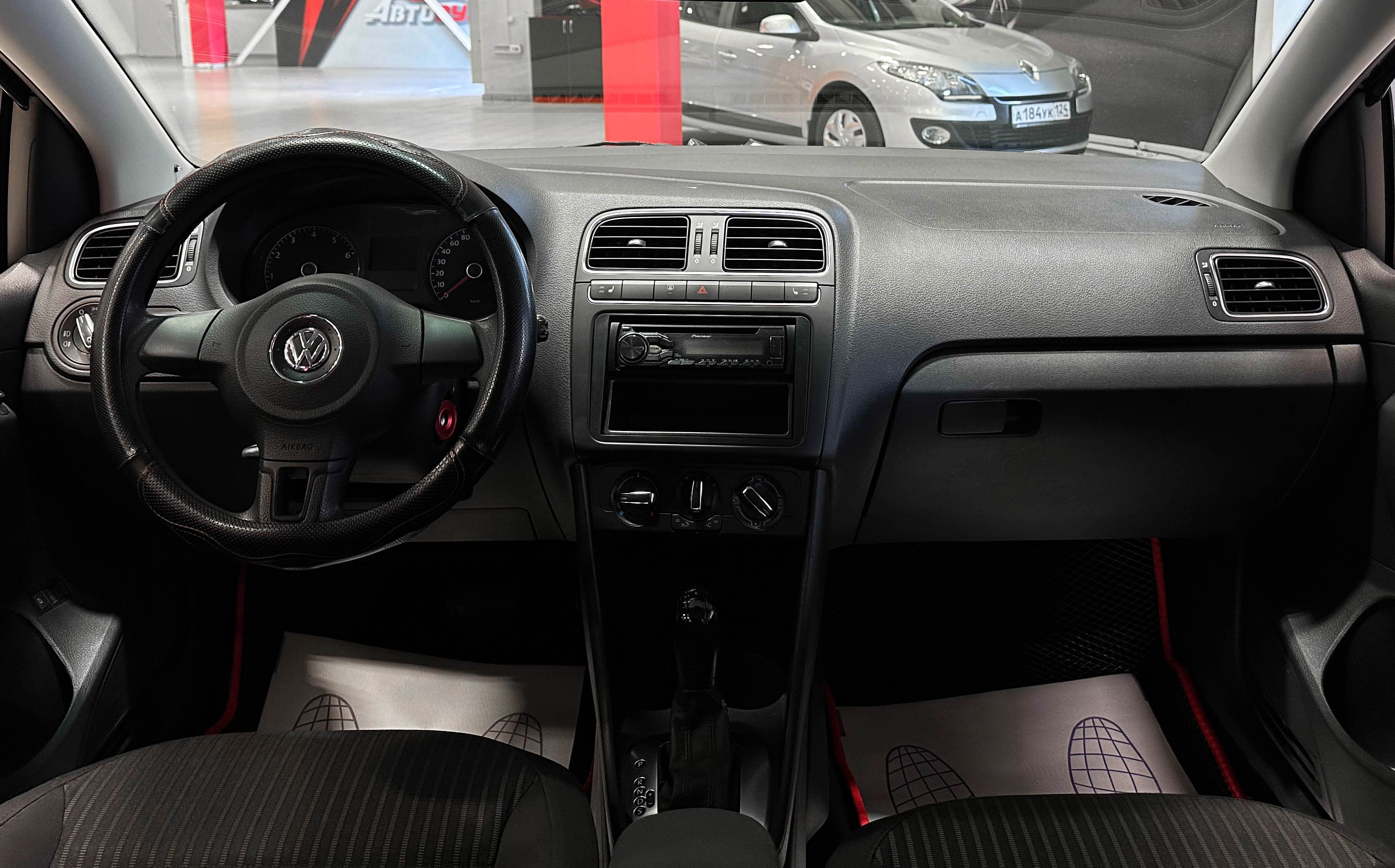 Volkswagen Polo - фото 22