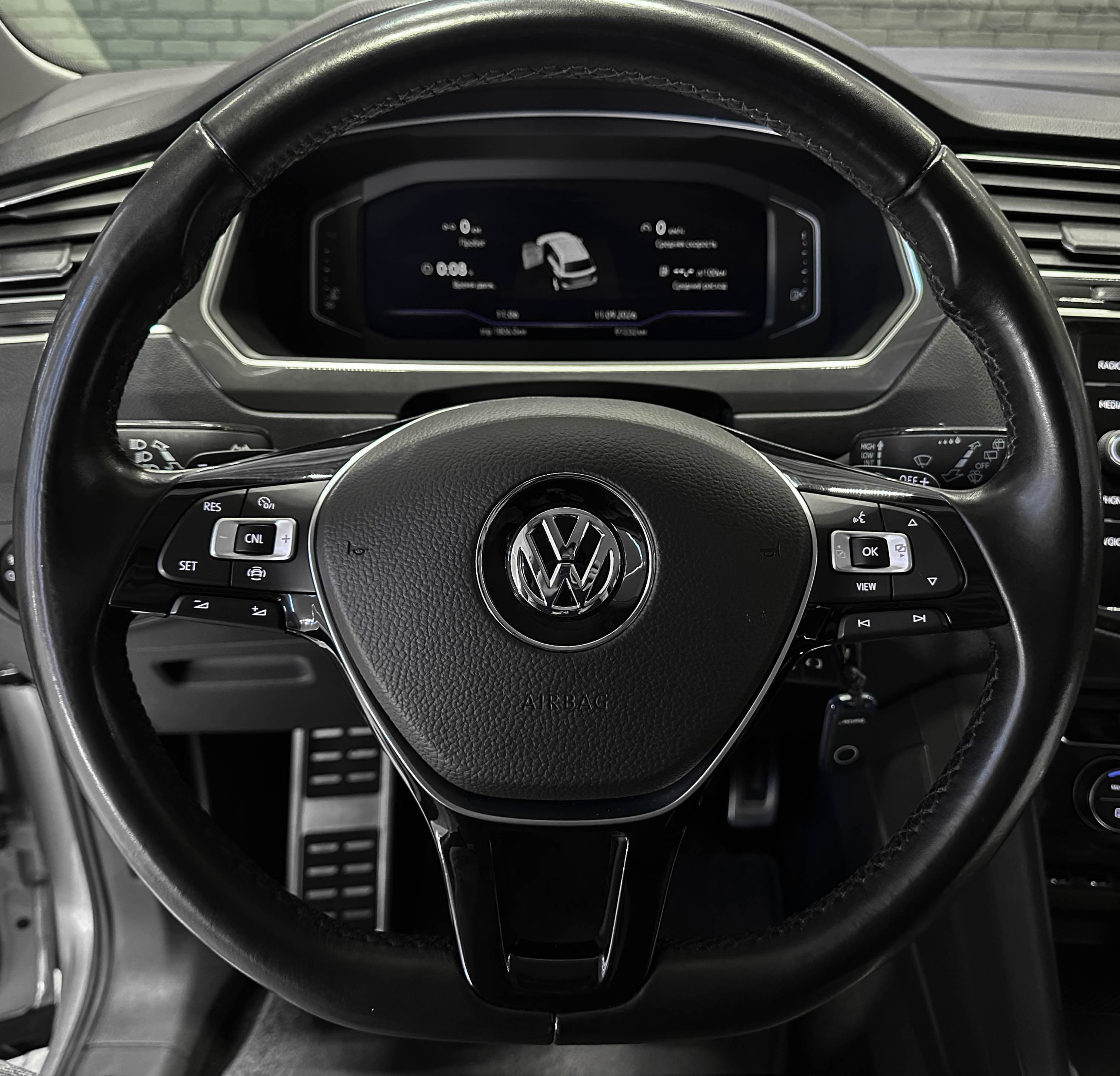 Volkswagen Tiguan - фото 19