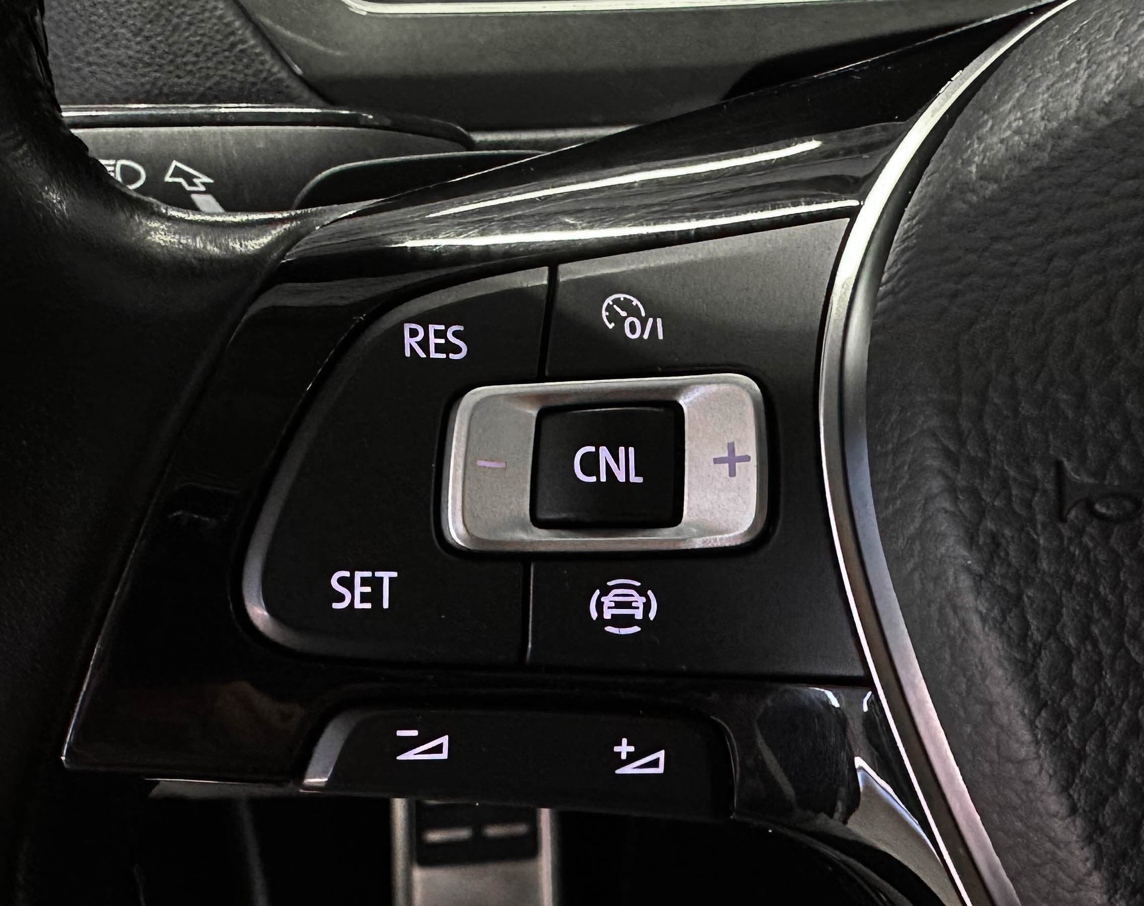 Volkswagen Tiguan - фото 21