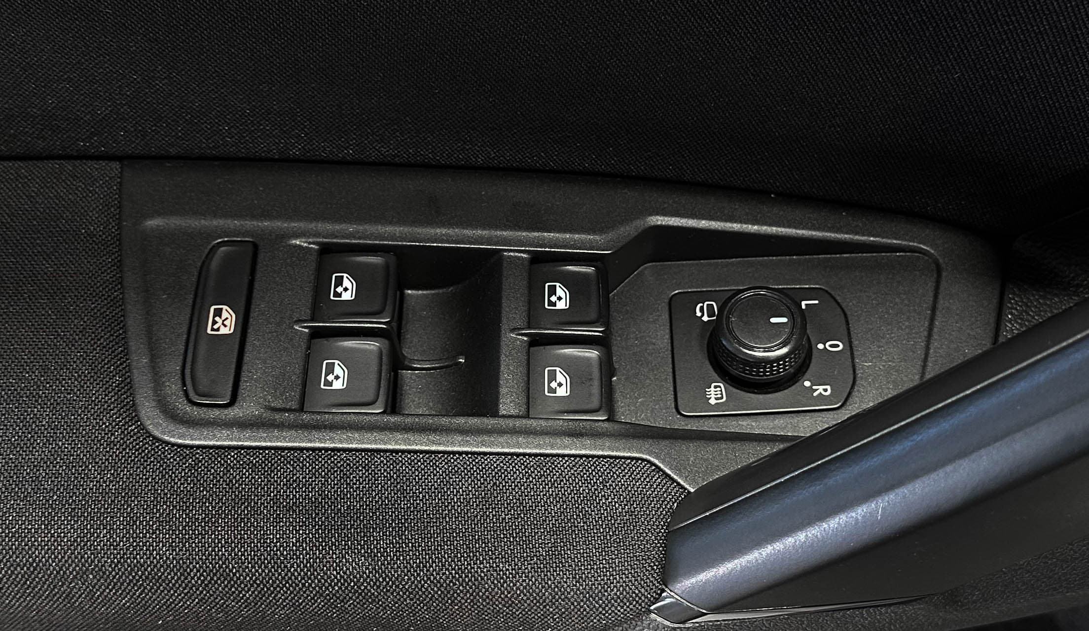 Volkswagen Tiguan - фото 23