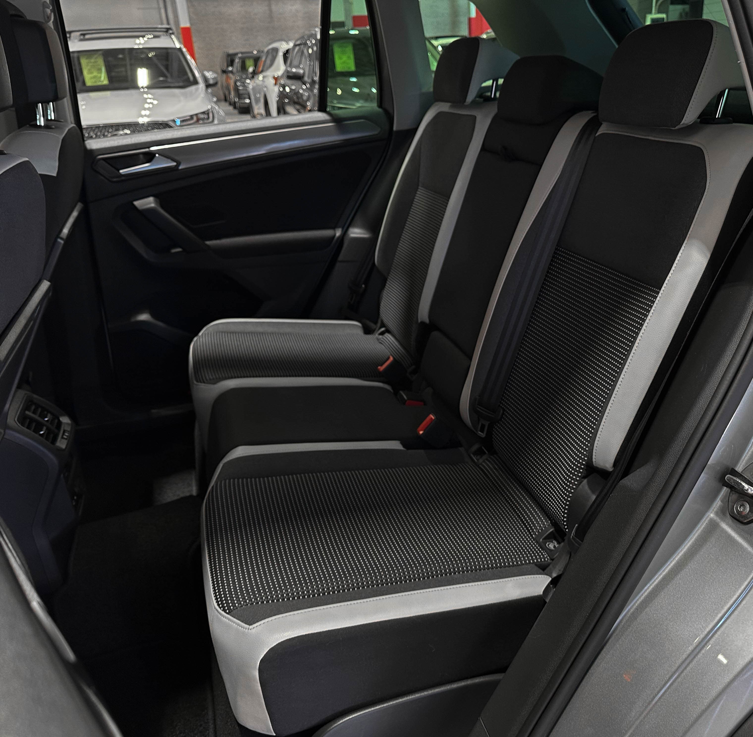 Volkswagen Tiguan - фото 11