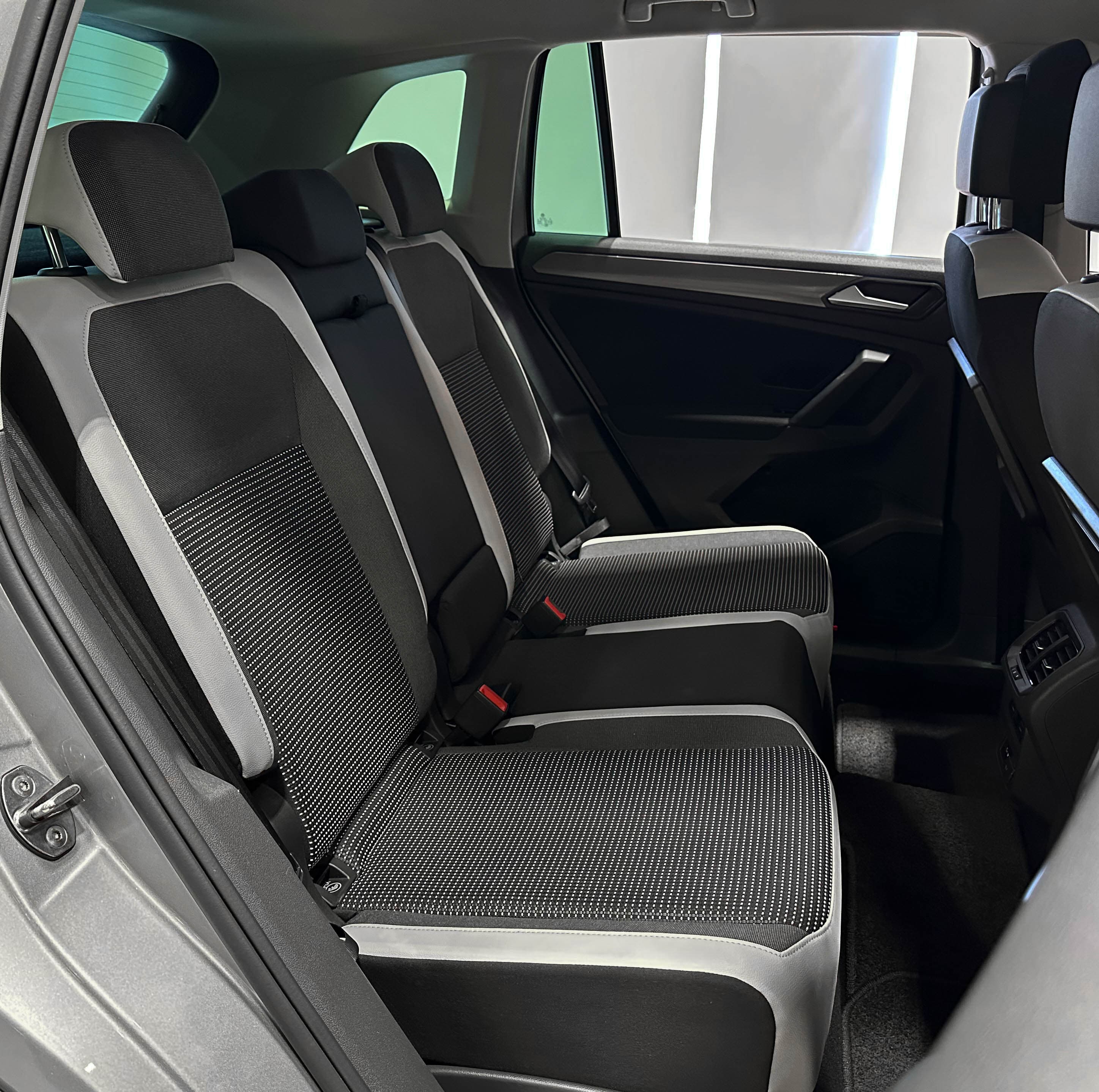 Volkswagen Tiguan - фото 13