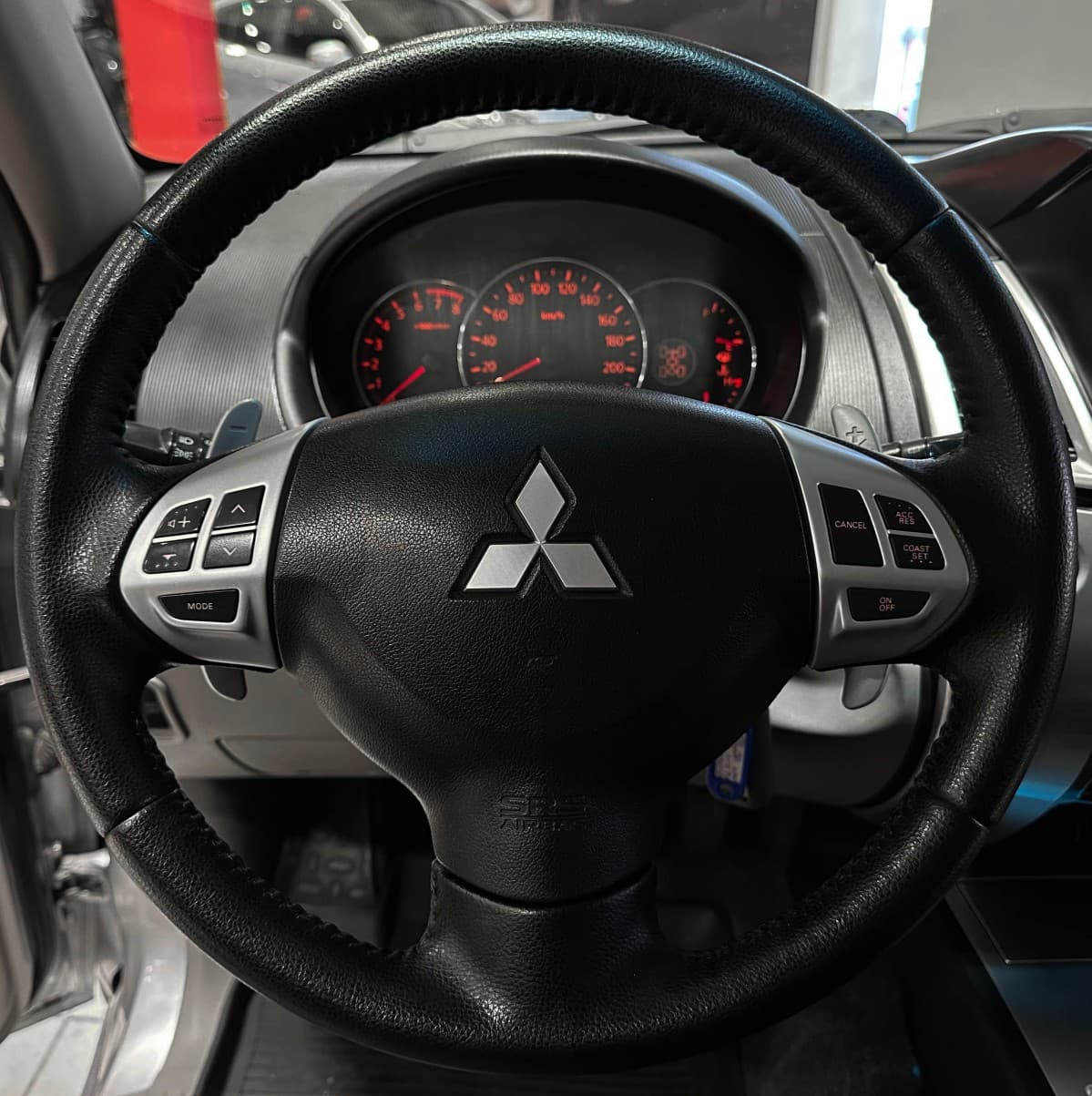 Mitsubishi Pajero Sport - фото 27