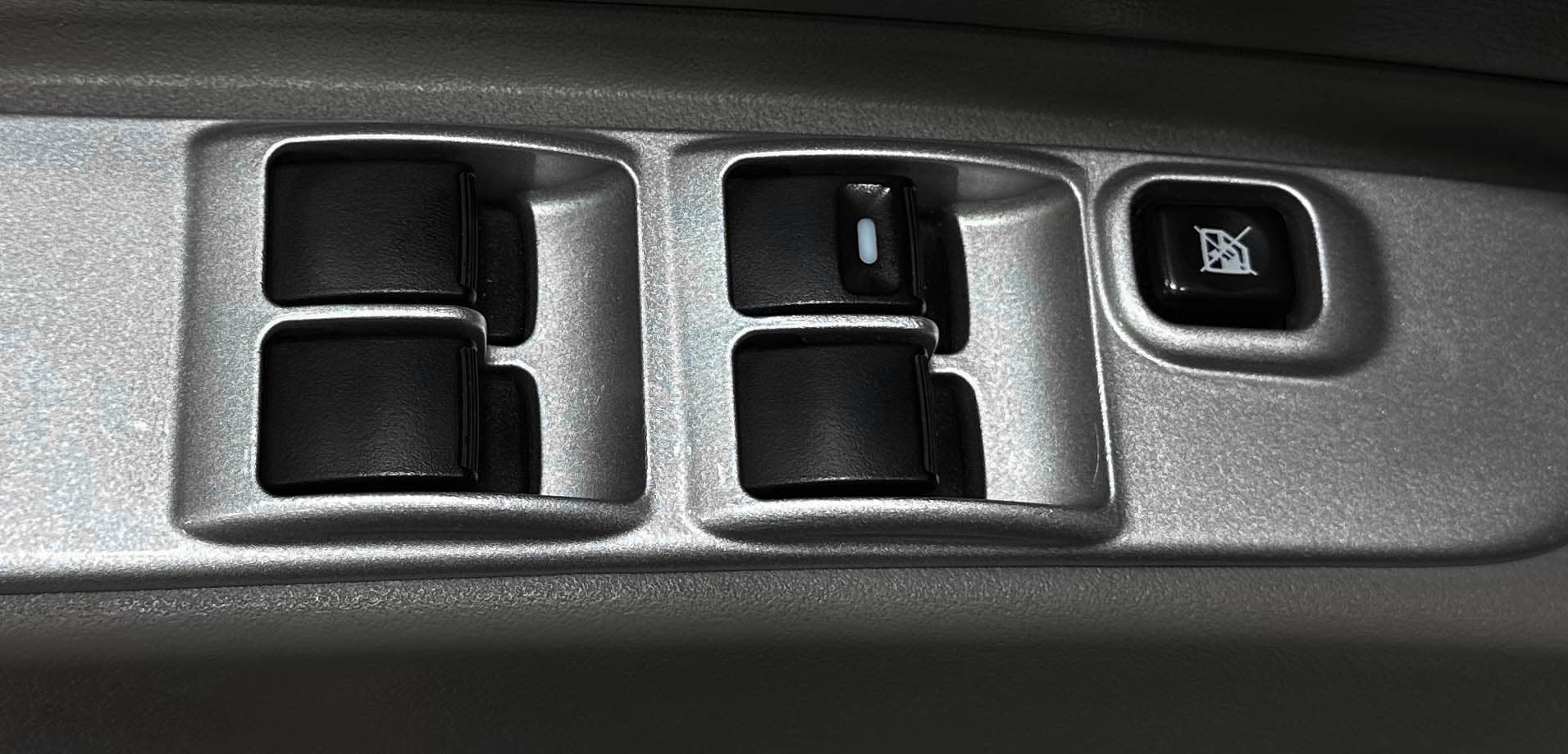 Mitsubishi Pajero Sport - фото 17