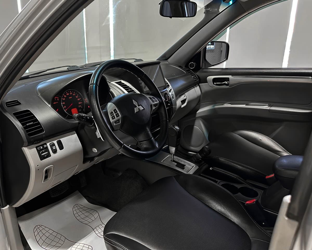 Mitsubishi Pajero Sport - фото 10
