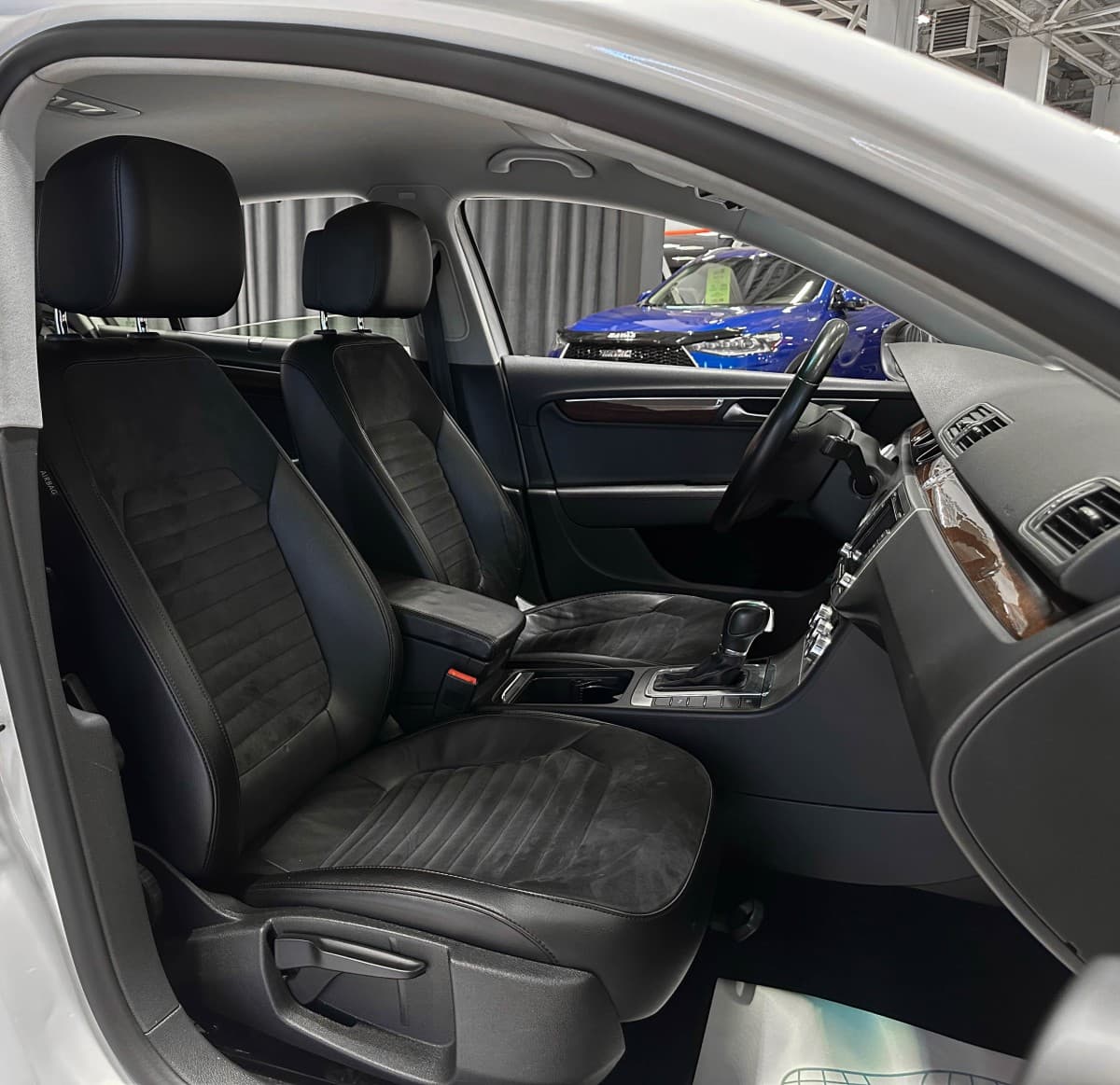 Volkswagen Passat - фото 16