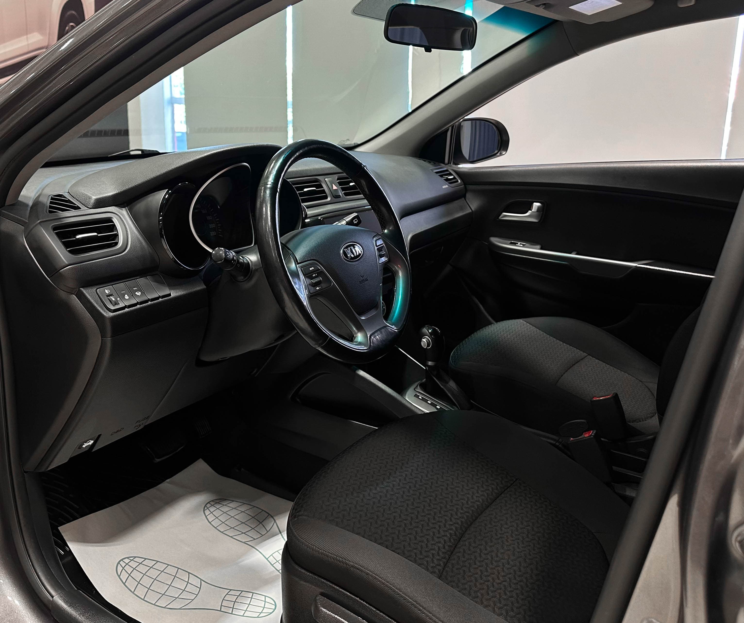 Kia Rio - фото 10