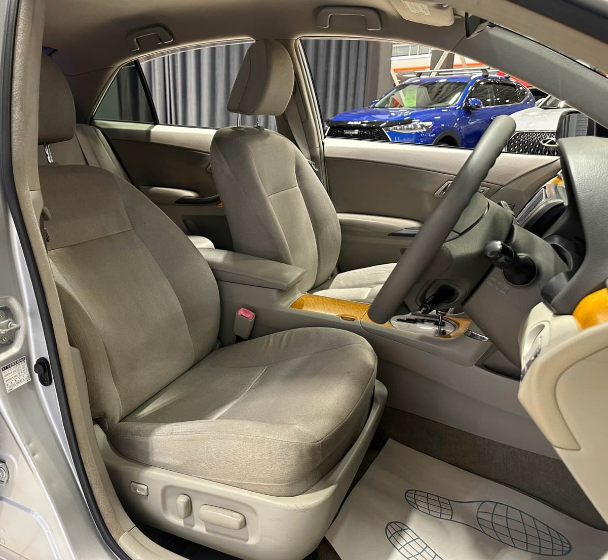 Toyota Premio - фото 11