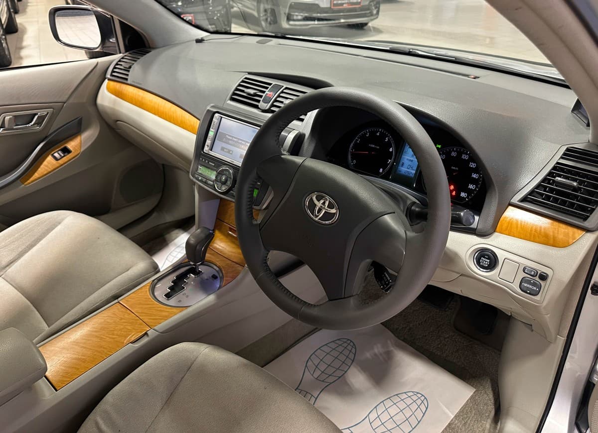 Toyota Premio - фото 12