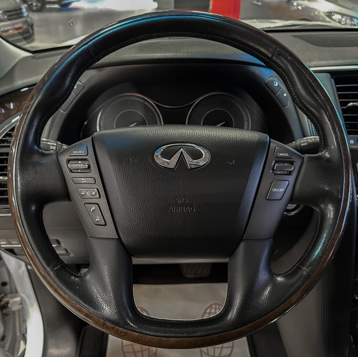 Infiniti QX80 - фото 33