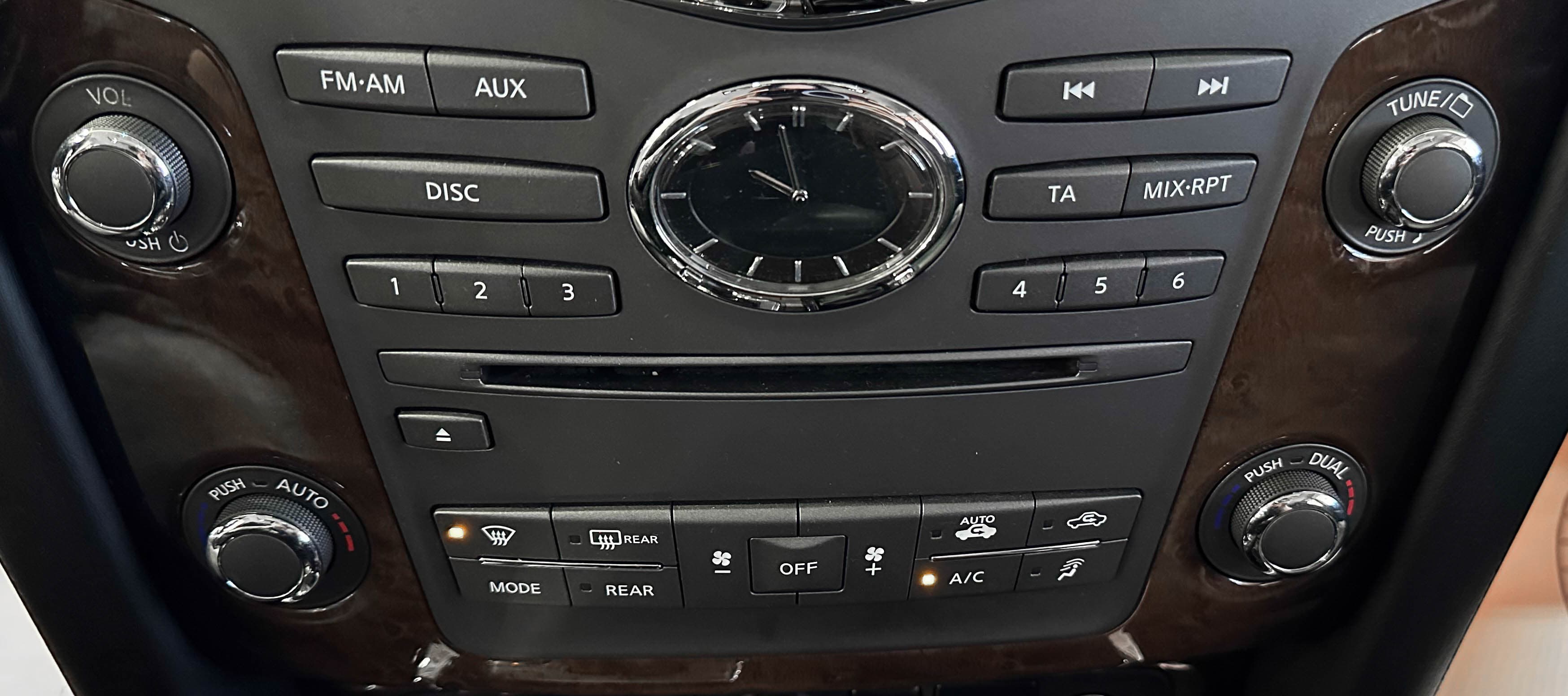 Infiniti QX80 - фото 25