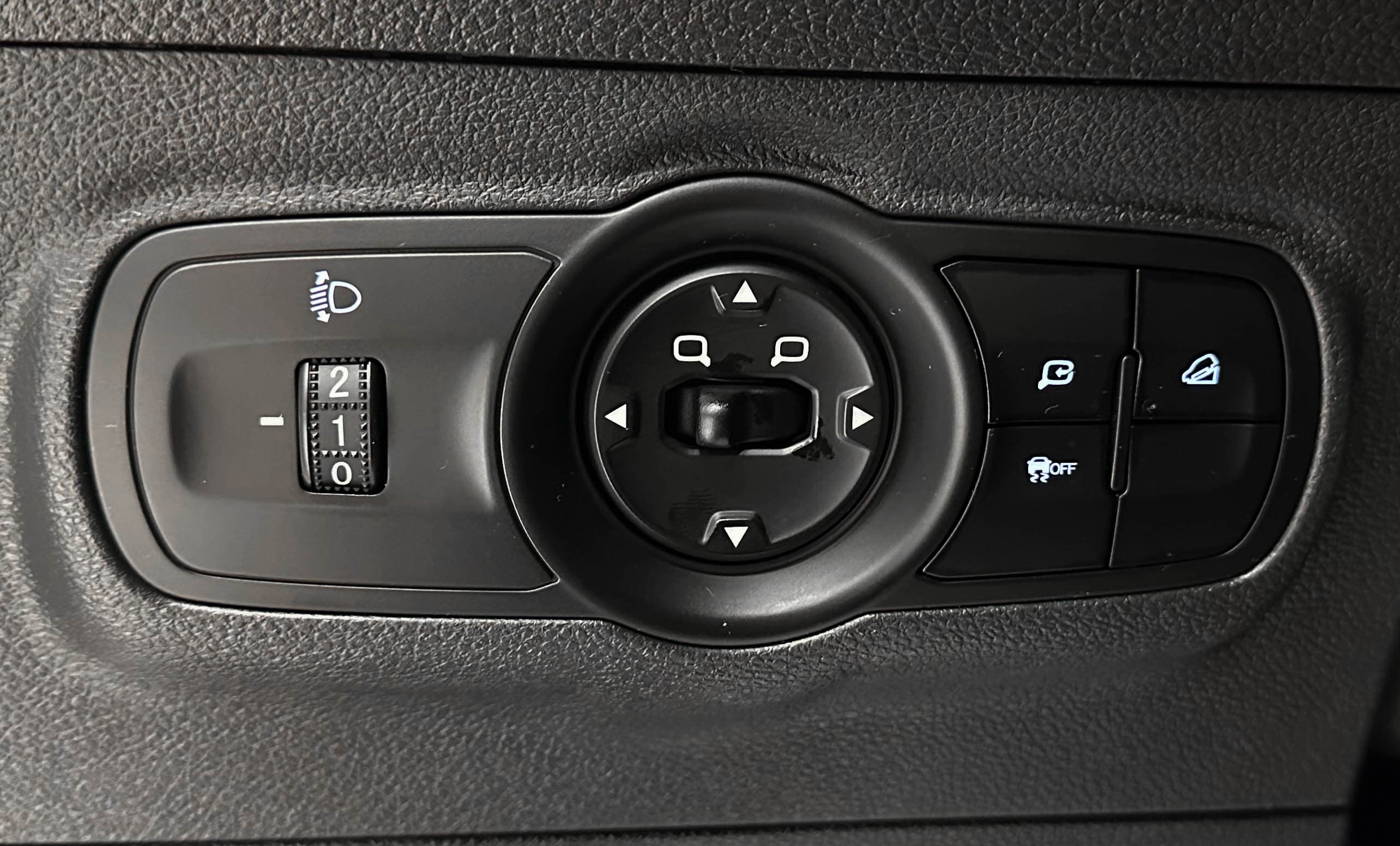 Chery Tiggo 4 - фото 18