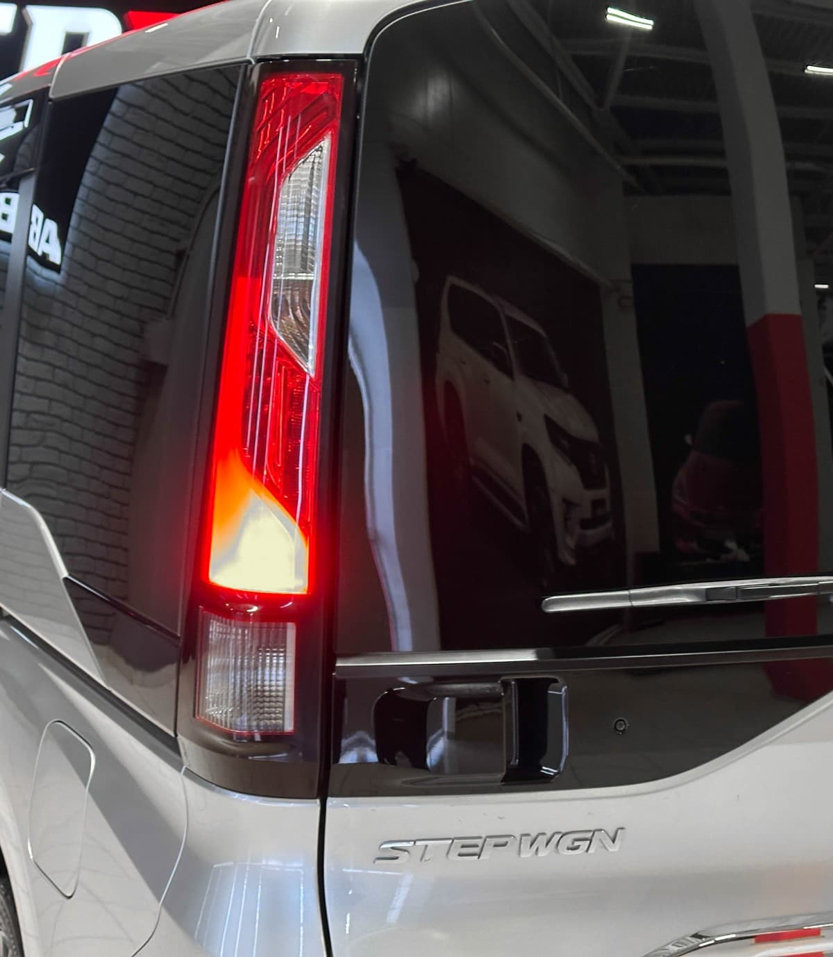 Honda Stepwgn - фото 8
