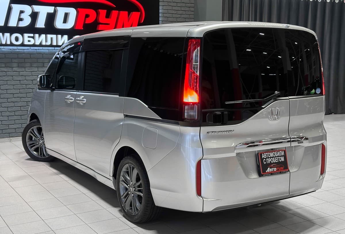 Honda Stepwgn - фото 9