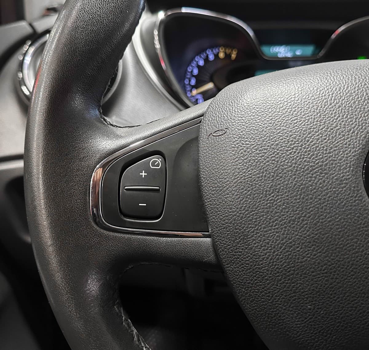 Renault Kaptur - фото 18