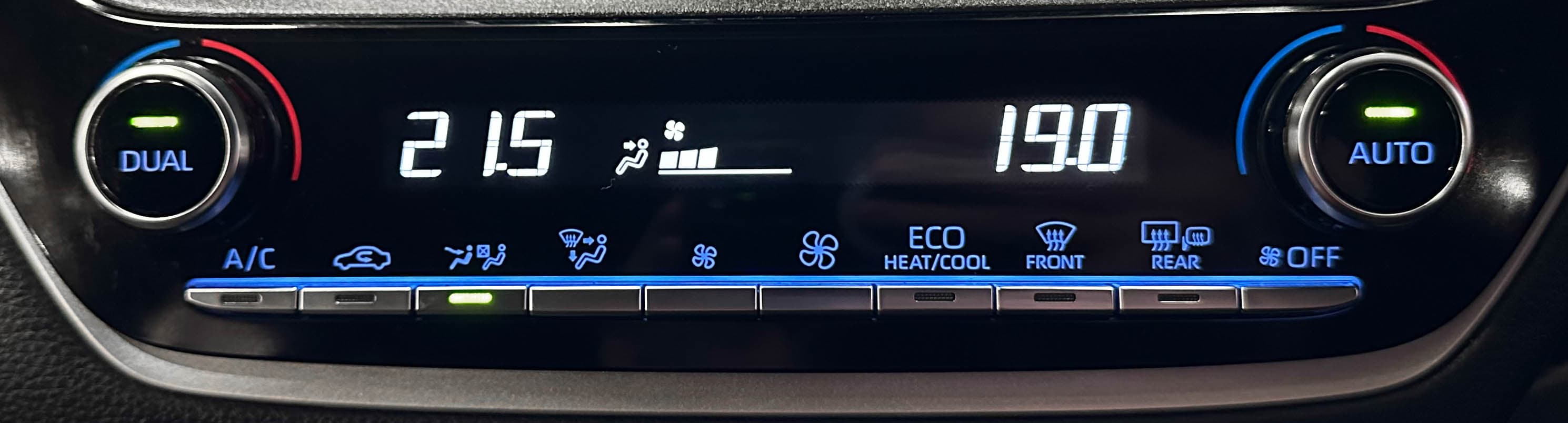 Toyota Corolla Cross - фото 22